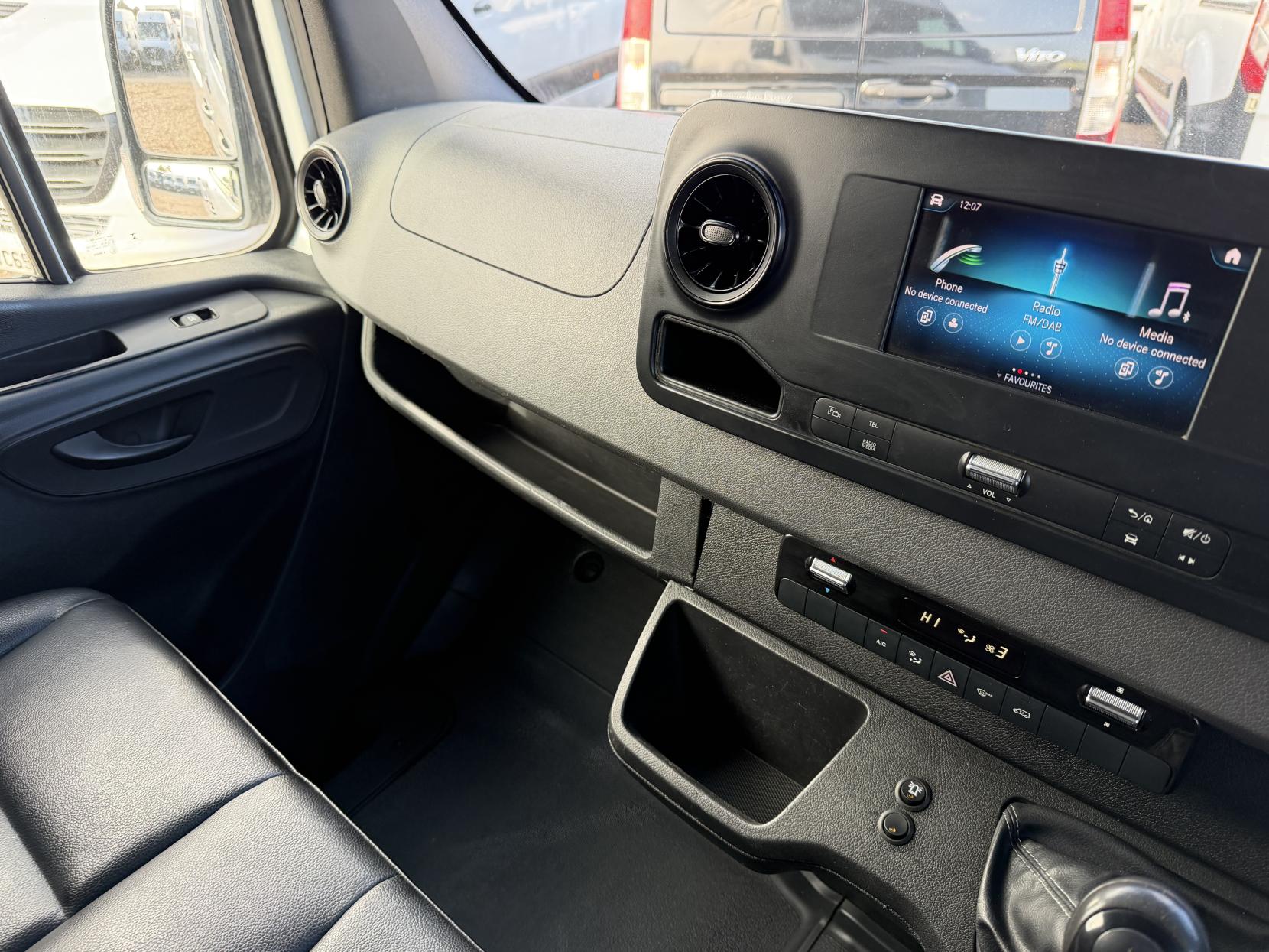 2019 Mercedes-Benz Sprinter 2.1 316 CDI Panel Van 5dr Diesel Manual RWD L2 H2 Euro 6 (163 ps) - Thumbnail 31