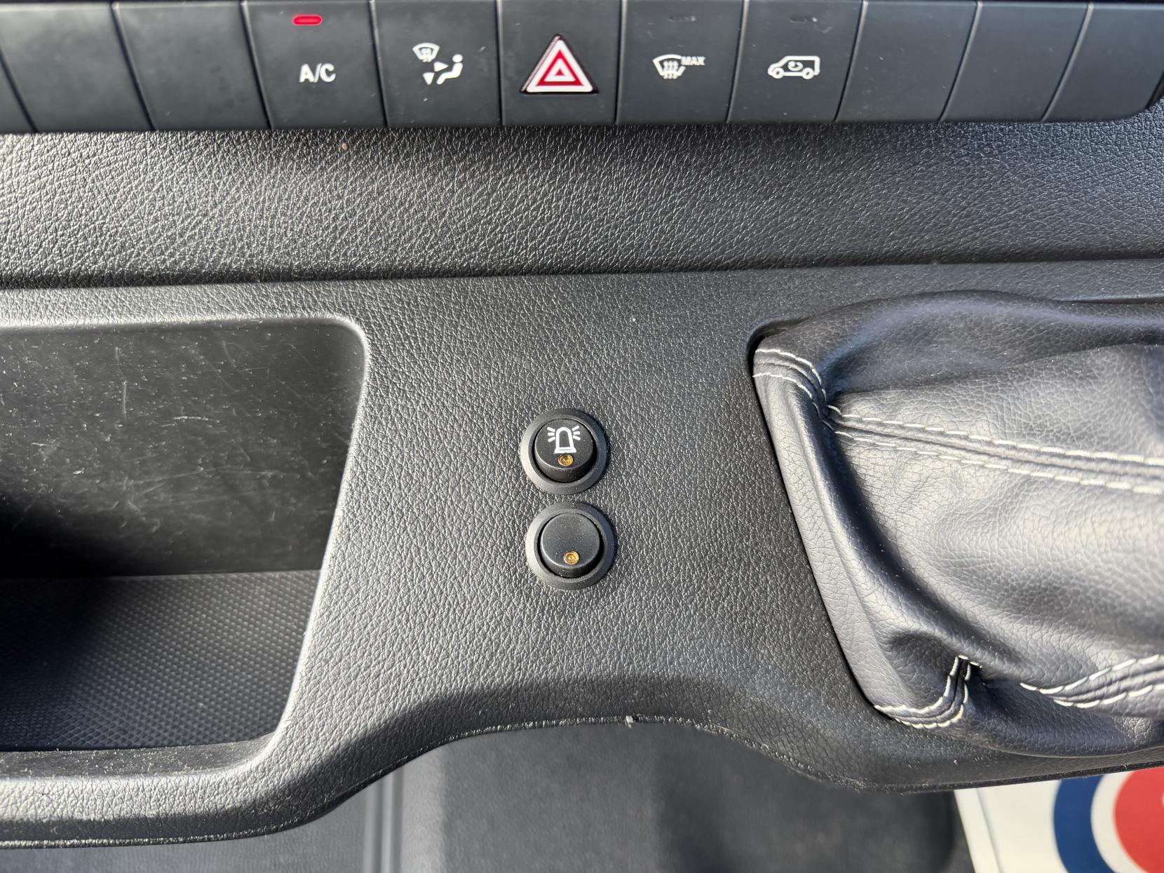 2019 Mercedes-Benz Sprinter 2.1 316 CDI Panel Van 5dr Diesel Manual RWD L2 H2 Euro 6 (163 ps) - Thumbnail 29