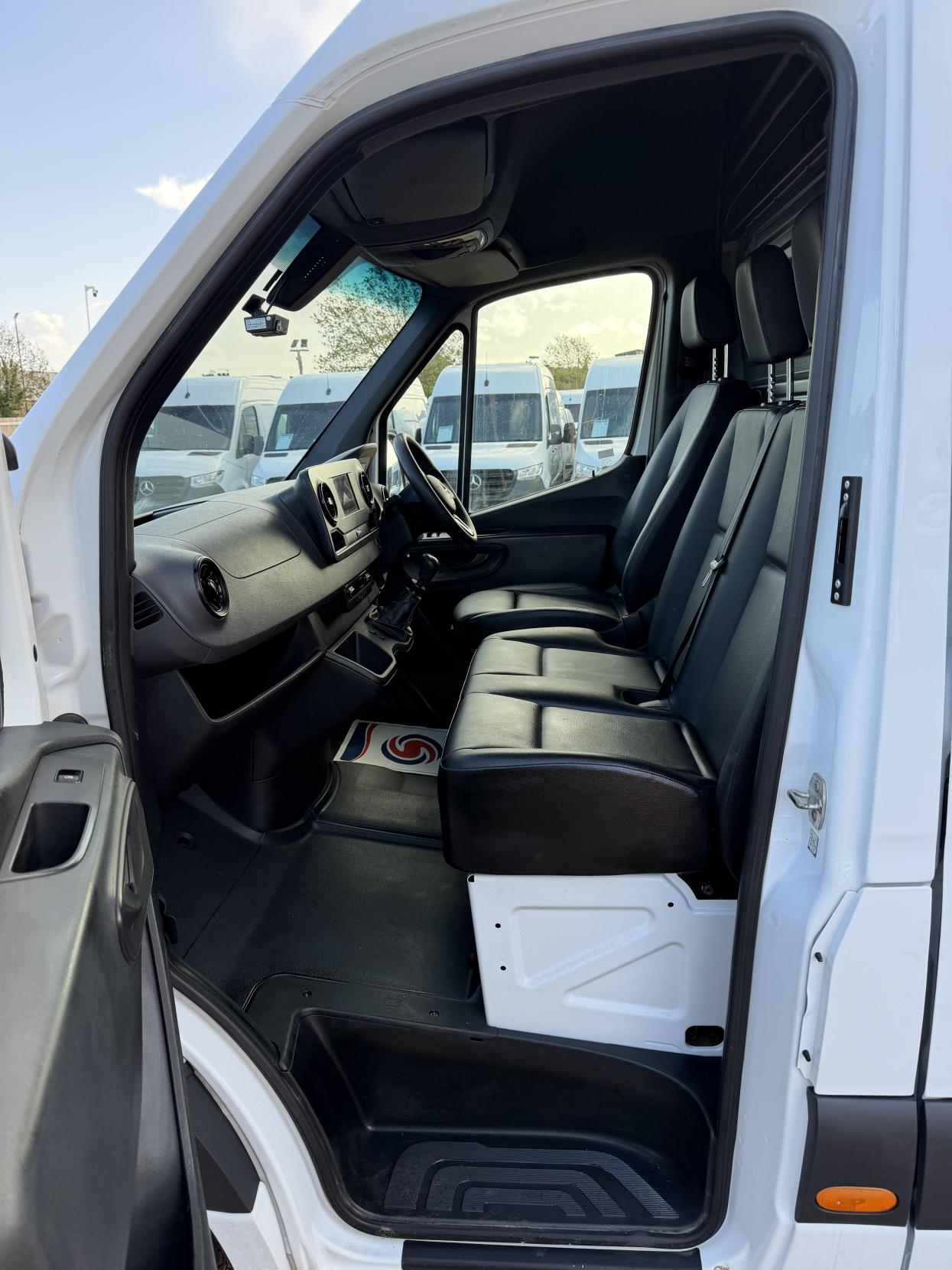2019 Mercedes-Benz Sprinter 2.1 316 CDI Panel Van 5dr Diesel Manual RWD L2 H2 Euro 6 (163 ps) - Thumbnail 32