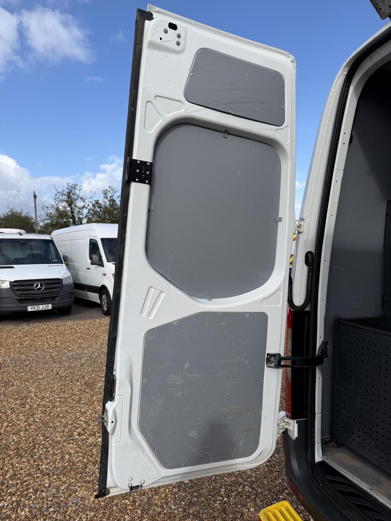 2019 Mercedes-Benz Sprinter 2.1 316 CDI Panel Van 5dr Diesel Manual RWD L2 H2 Euro 6 (163 ps) - Thumbnail 44