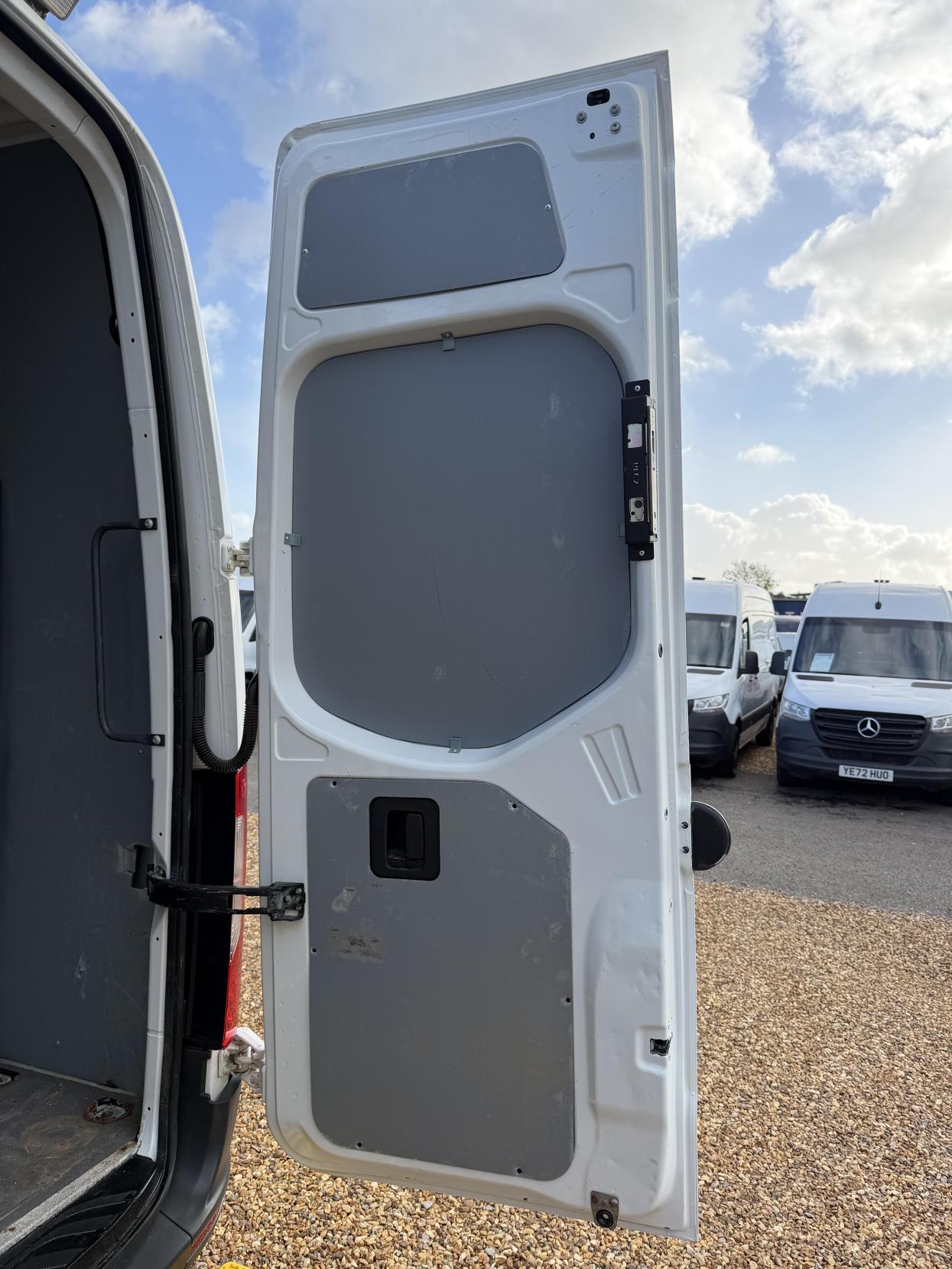 2019 Mercedes-Benz Sprinter 2.1 316 CDI Panel Van 5dr Diesel Manual RWD L2 H2 Euro 6 (163 ps) - Thumbnail 50