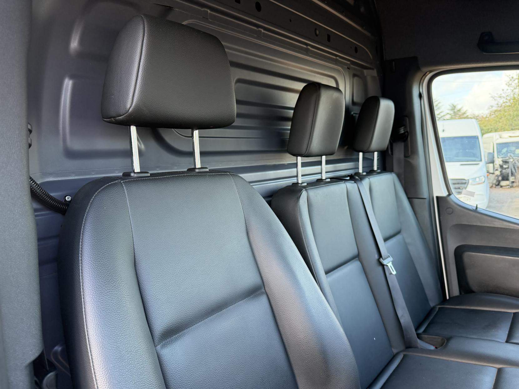 2019 Mercedes-Benz Sprinter 2.1 316 CDI Panel Van 5dr Diesel Manual RWD L2 H2 Euro 6 (163 ps) - Thumbnail 15