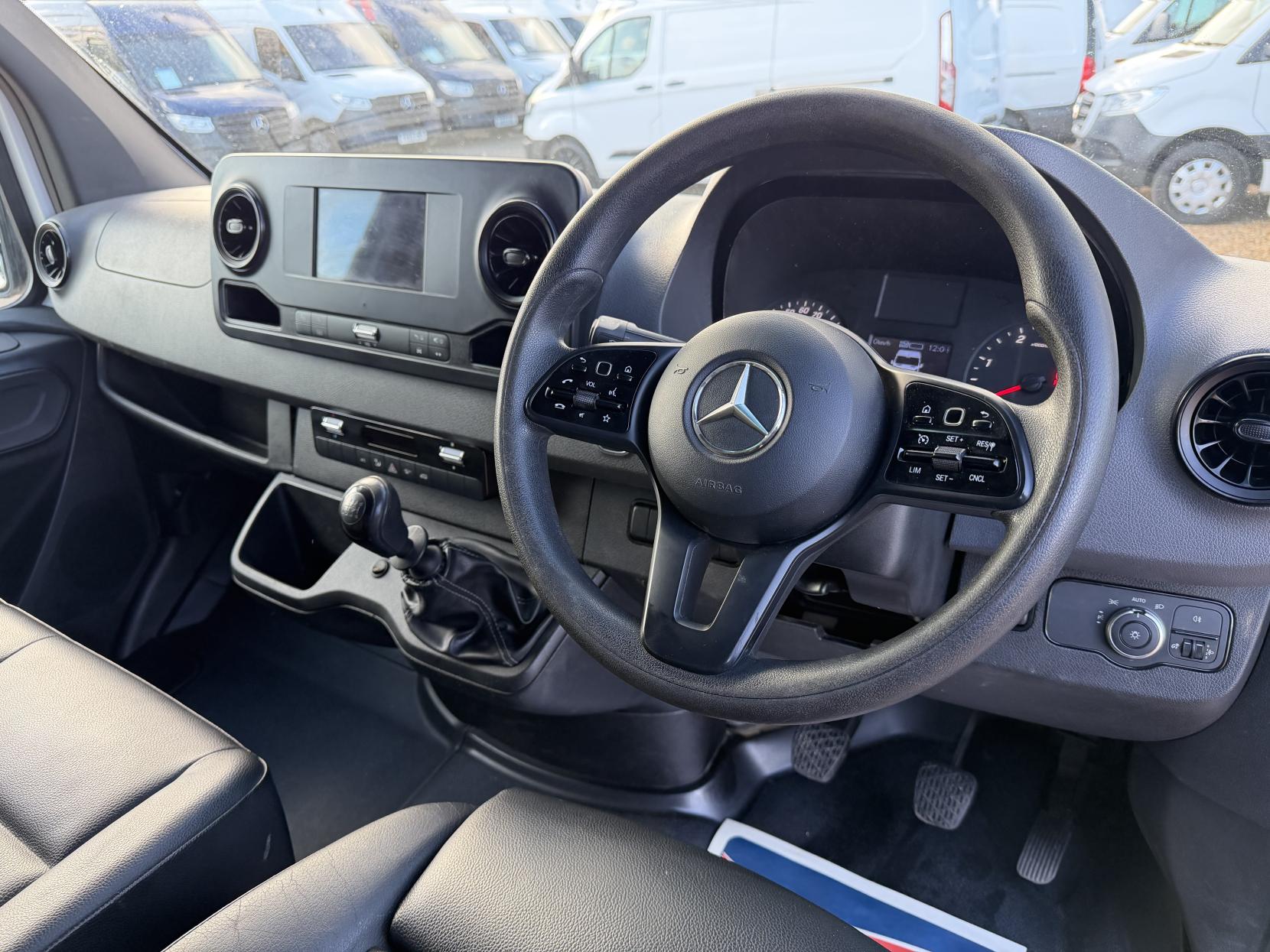 2019 Mercedes-Benz Sprinter 2.1 316 CDI Panel Van 5dr Diesel Manual RWD L2 H2 Euro 6 (163 ps) - Thumbnail 2