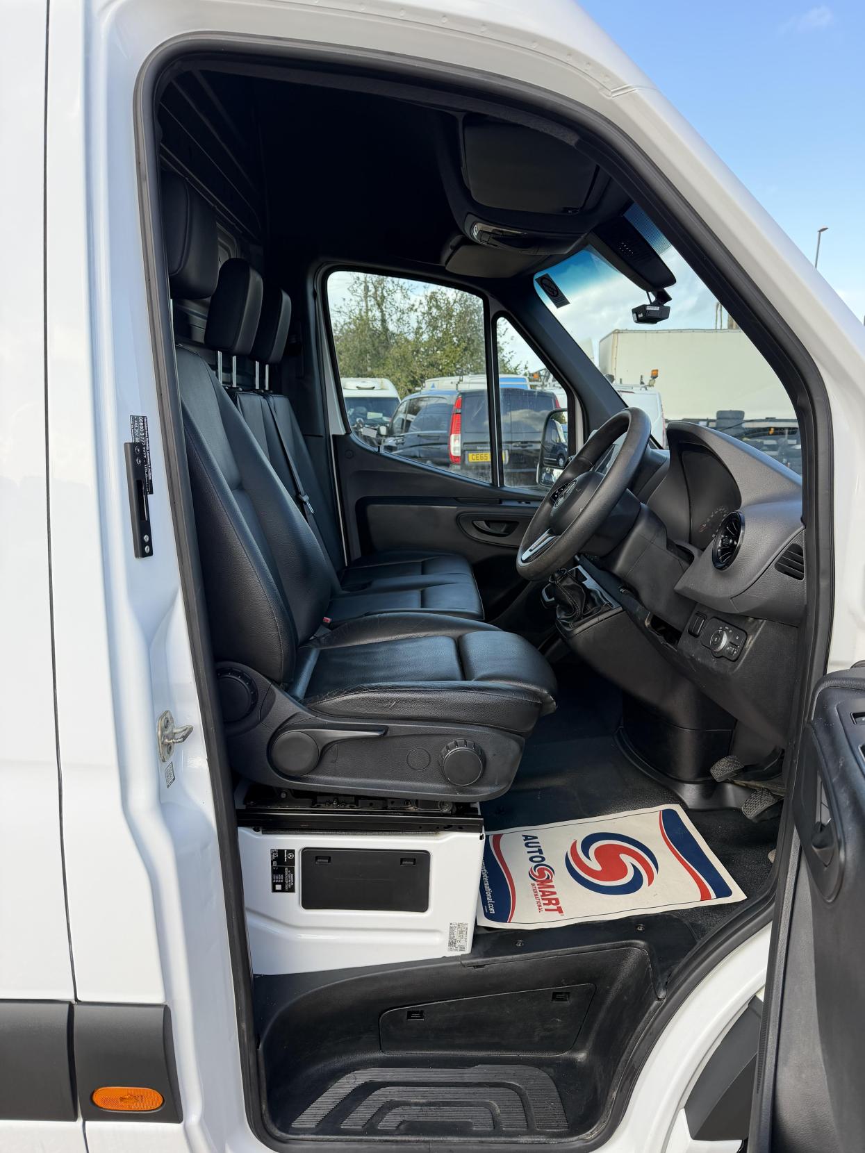 2019 Mercedes-Benz Sprinter 2.1 316 CDI Panel Van 5dr Diesel Manual RWD L2 H2 Euro 6 (163 ps) - Thumbnail 14