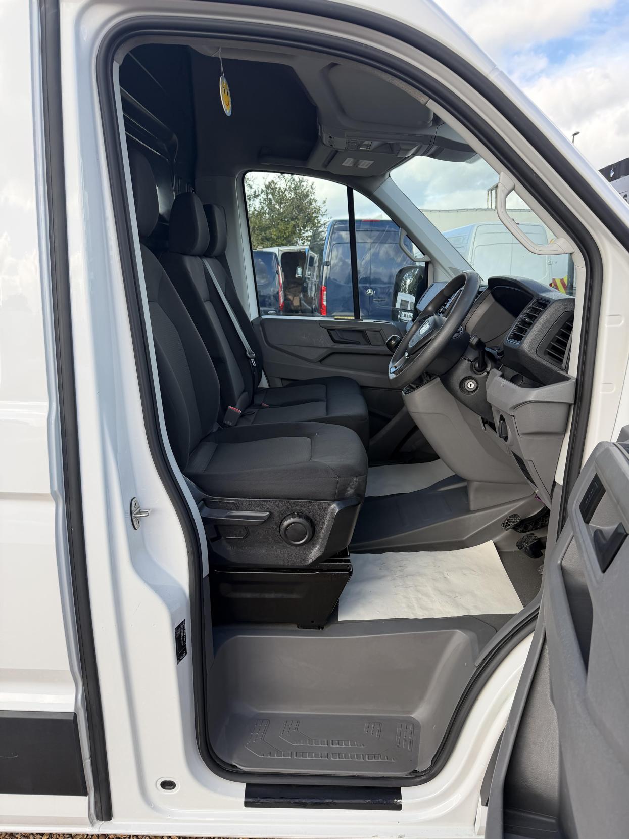 2020 MAN TGE 2.0 3140d Panel Van 5dr Diesel Manual FWD LWB High Roof Euro 6 (s/s) (140 ps) - Thumbnail 14