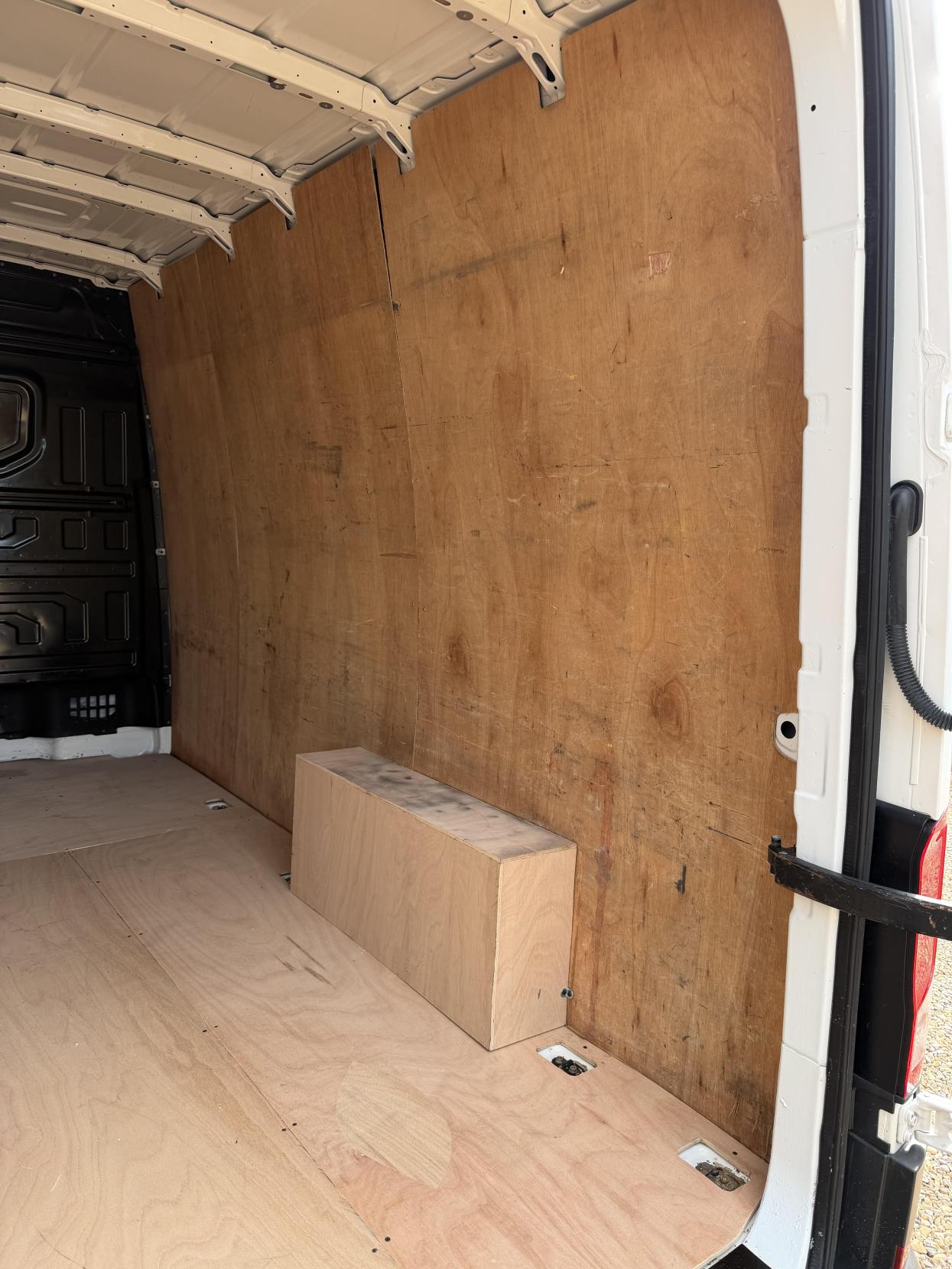 2022 Volkswagen Crafter 2.0 TDI CR30 Startline Panel Van 5dr Diesel Manual FWD MWB High Roof Euro 6 (s/s) (102 ps) - Thumbnail 42