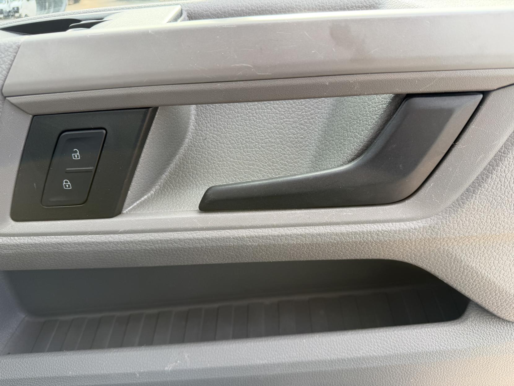 2022 Volkswagen Crafter 2.0 TDI CR30 Startline Panel Van 5dr Diesel Manual FWD MWB High Roof Euro 6 (s/s) (102 ps) - Thumbnail 26