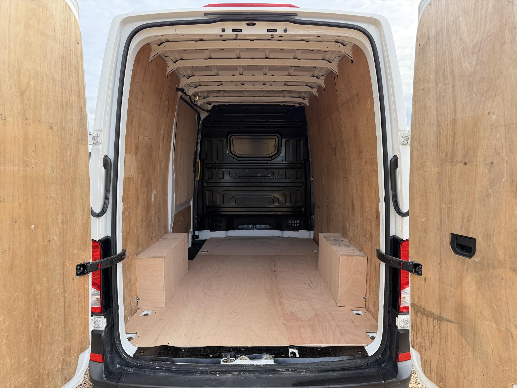 2022 Volkswagen Crafter 2.0 TDI CR30 Startline Panel Van 5dr Diesel Manual FWD MWB High Roof Euro 6 (s/s) (102 ps) - Thumbnail 3