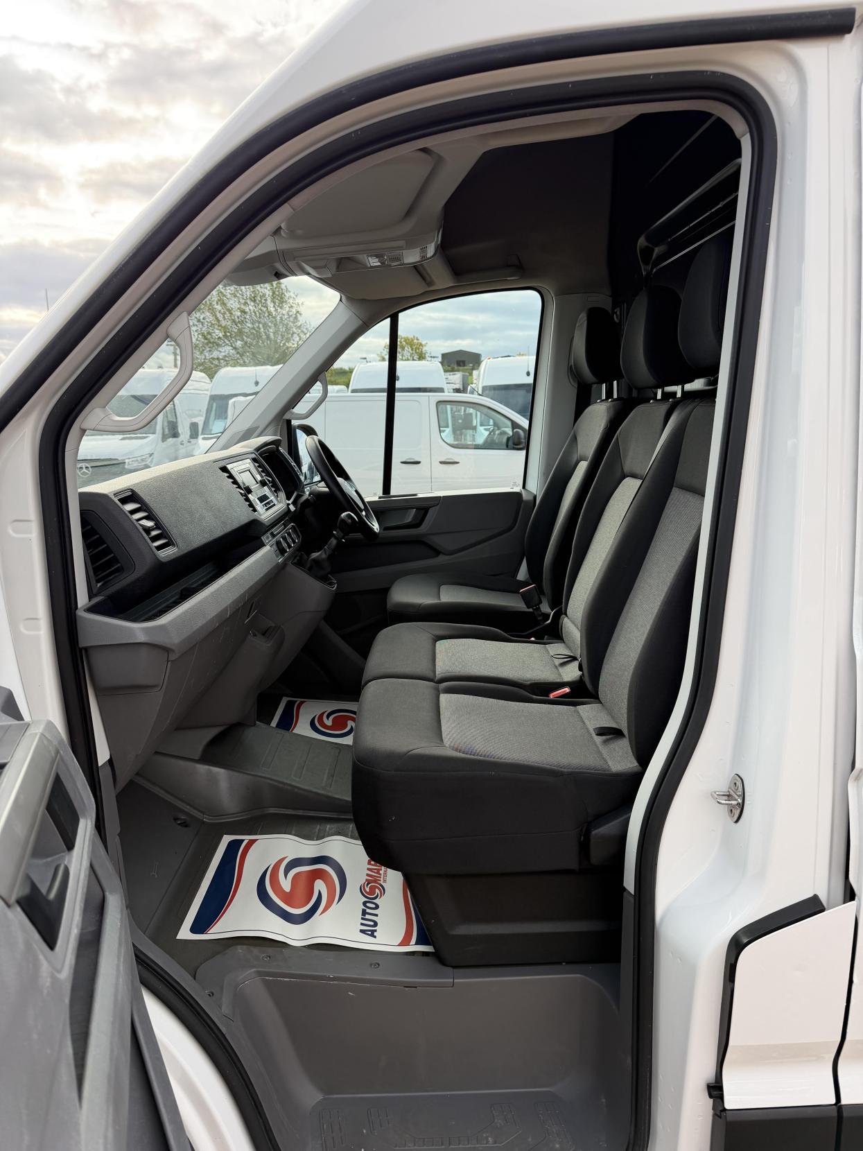 2022 Volkswagen Crafter 2.0 TDI CR30 Startline Panel Van 5dr Diesel Manual FWD MWB High Roof Euro 6 (s/s) (102 ps) - Thumbnail 30