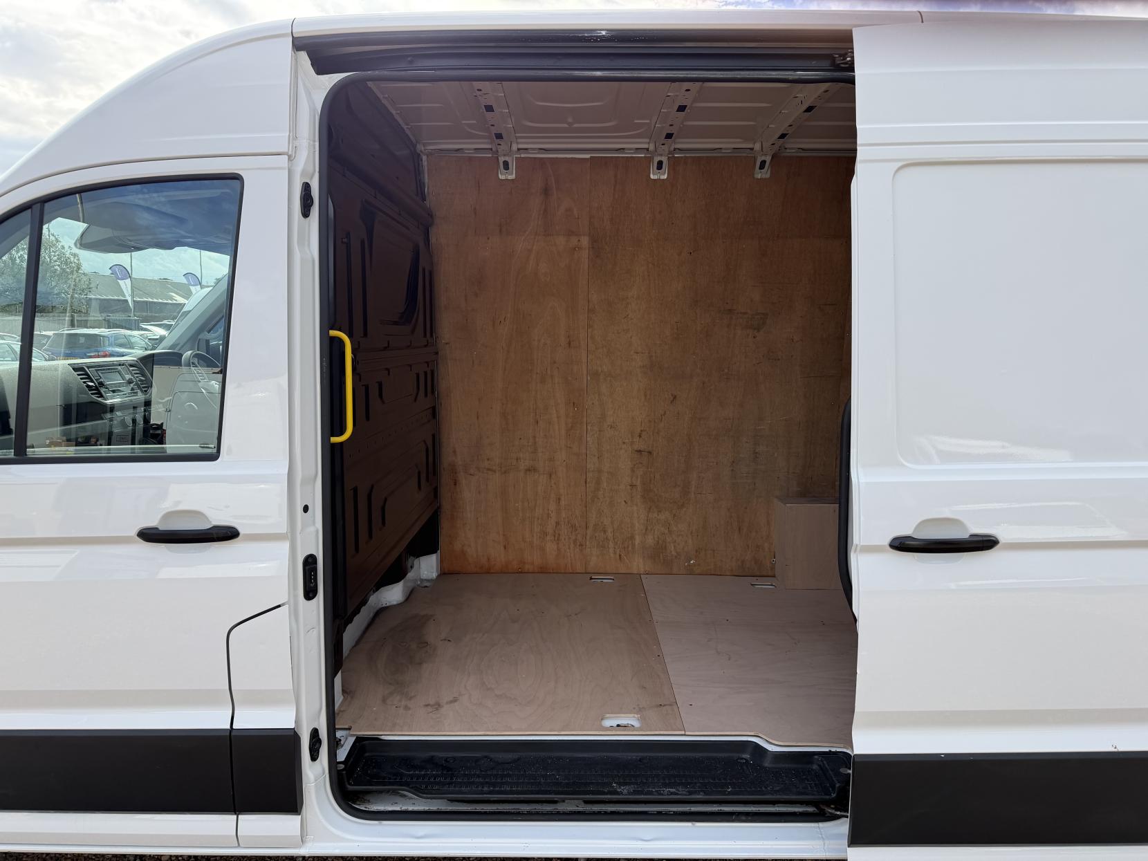 2022 Volkswagen Crafter 2.0 TDI CR30 Startline Panel Van 5dr Diesel Manual FWD MWB High Roof Euro 6 (s/s) (102 ps) - Thumbnail 32