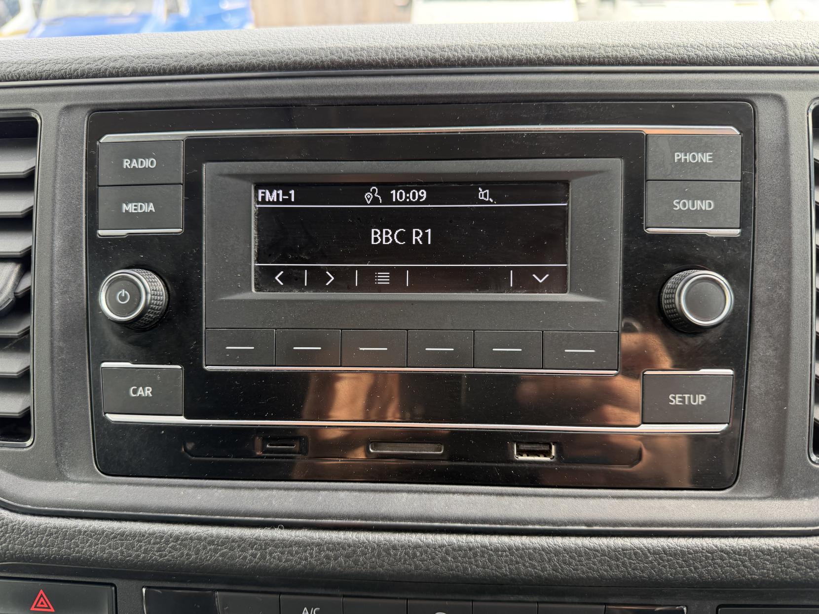 2022 Volkswagen Crafter 2.0 TDI CR30 Startline Panel Van 5dr Diesel Manual FWD MWB High Roof Euro 6 (s/s) (102 ps) - Thumbnail 17