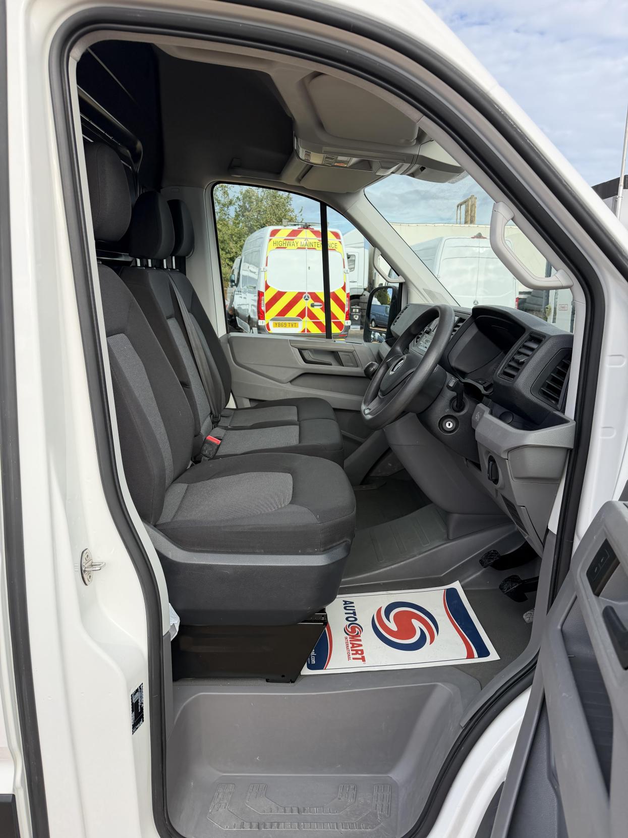 2022 Volkswagen Crafter 2.0 TDI CR30 Startline Panel Van 5dr Diesel Manual FWD MWB High Roof Euro 6 (s/s) (102 ps) - Thumbnail 14