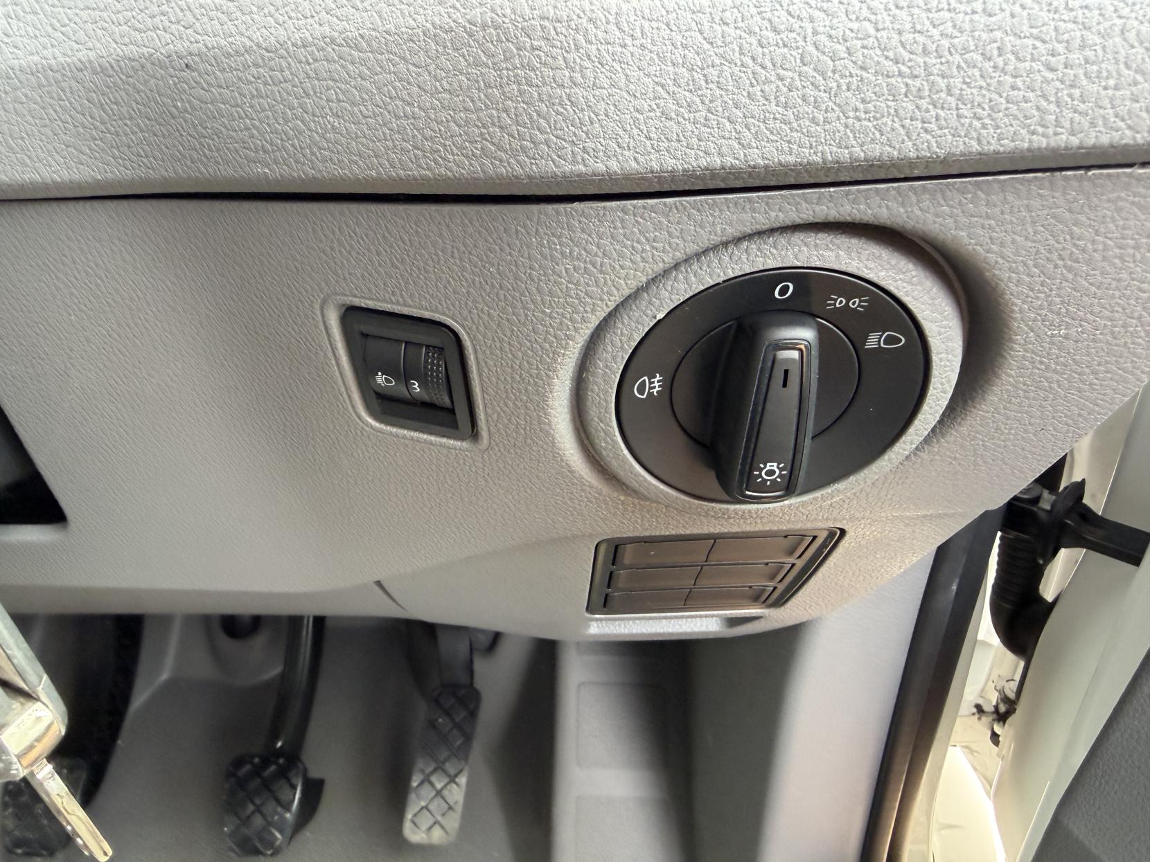 2022 Volkswagen Crafter 2.0 TDI CR30 Startline Panel Van 5dr Diesel Manual FWD MWB High Roof Euro 6 (s/s) (102 ps) - Thumbnail 24