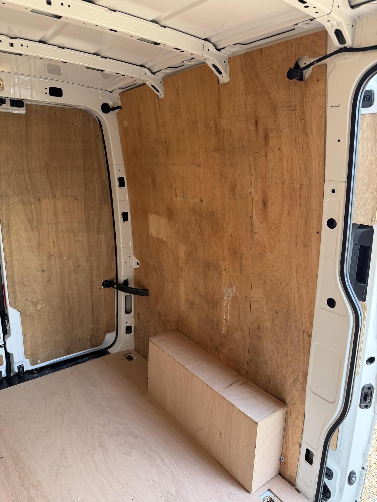 2022 Volkswagen Crafter 2.0 TDI CR30 Startline Panel Van 5dr Diesel Manual FWD MWB High Roof Euro 6 (s/s) (102 ps) - Thumbnail 38