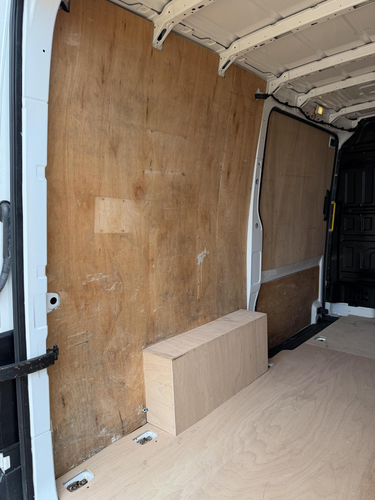 2022 Volkswagen Crafter 2.0 TDI CR30 Startline Panel Van 5dr Diesel Manual FWD MWB High Roof Euro 6 (s/s) (102 ps) - Thumbnail 40