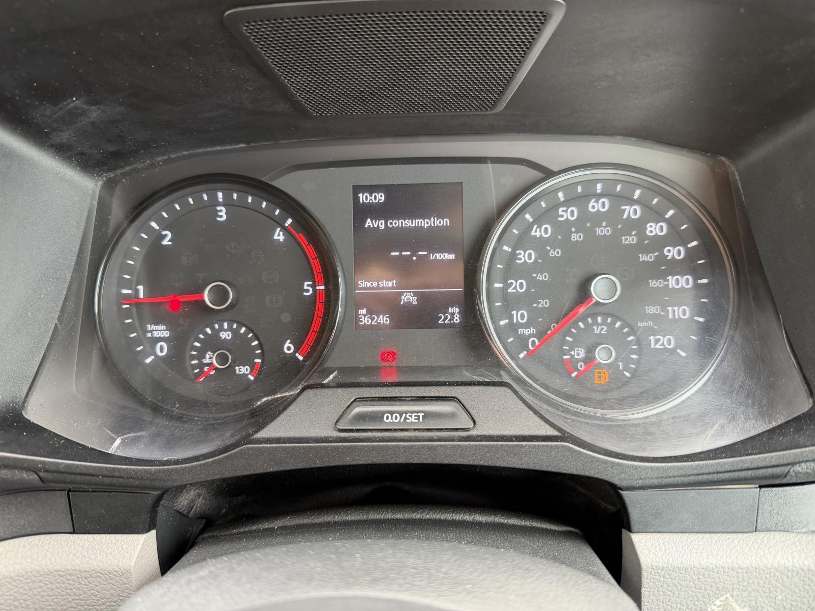 2022 Volkswagen Crafter 2.0 TDI CR30 Startline Panel Van 5dr Diesel Manual FWD MWB High Roof Euro 6 (s/s) (102 ps) - Thumbnail 16