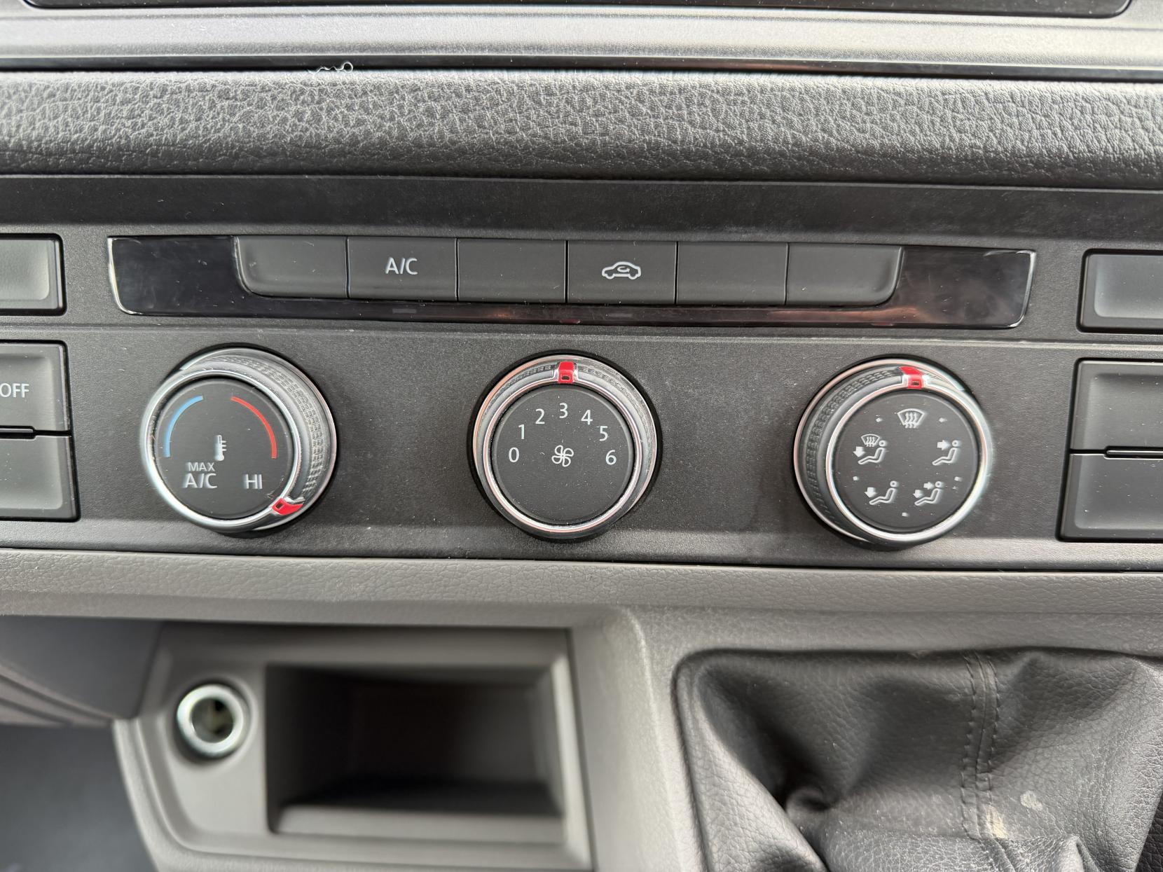 2022 Volkswagen Crafter 2.0 TDI CR30 Startline Panel Van 5dr Diesel Manual FWD MWB High Roof Euro 6 (s/s) (102 ps) - Thumbnail 21