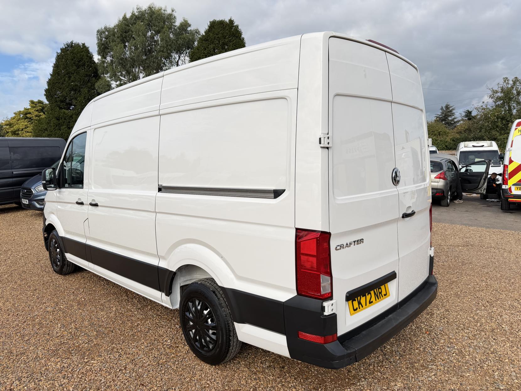 2022 Volkswagen Crafter 2.0 TDI CR30 Startline Panel Van 5dr Diesel Manual FWD MWB High Roof Euro 6 (s/s) (102 ps) - Thumbnail 9
