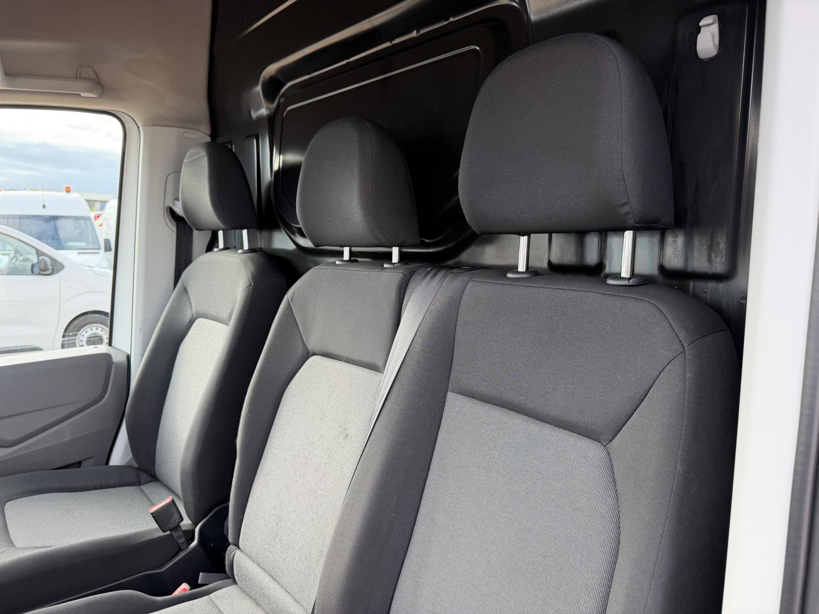 2022 Volkswagen Crafter 2.0 TDI CR30 Startline Panel Van 5dr Diesel Manual FWD MWB High Roof Euro 6 (s/s) (102 ps) - Thumbnail 23