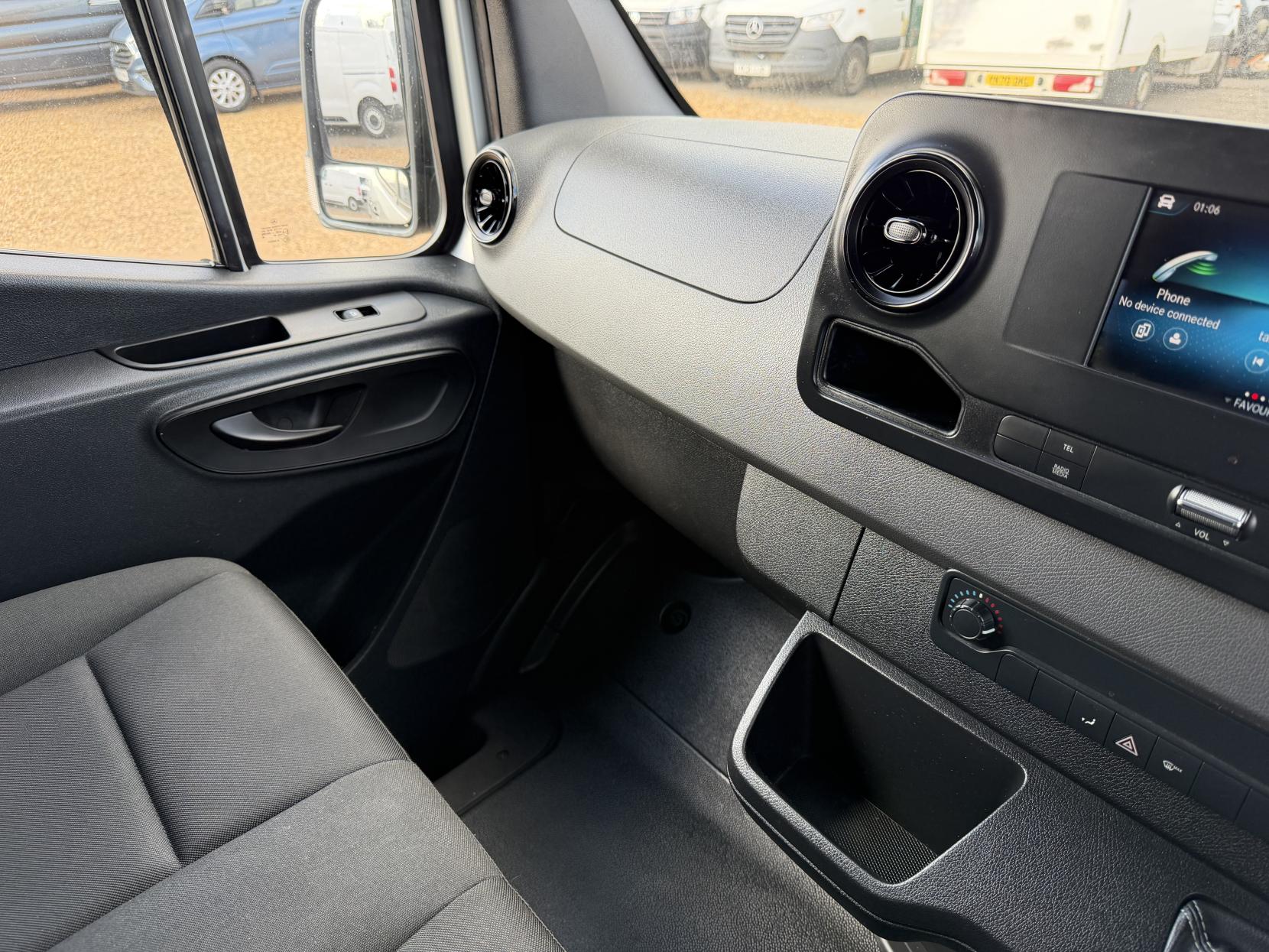 2020 Mercedes-Benz Sprinter 2.1 314 CDI Premium Panel Van 5dr Diesel Manual FWD L1 H1 Euro 6 (s/s) (143 ps) - Thumbnail 22