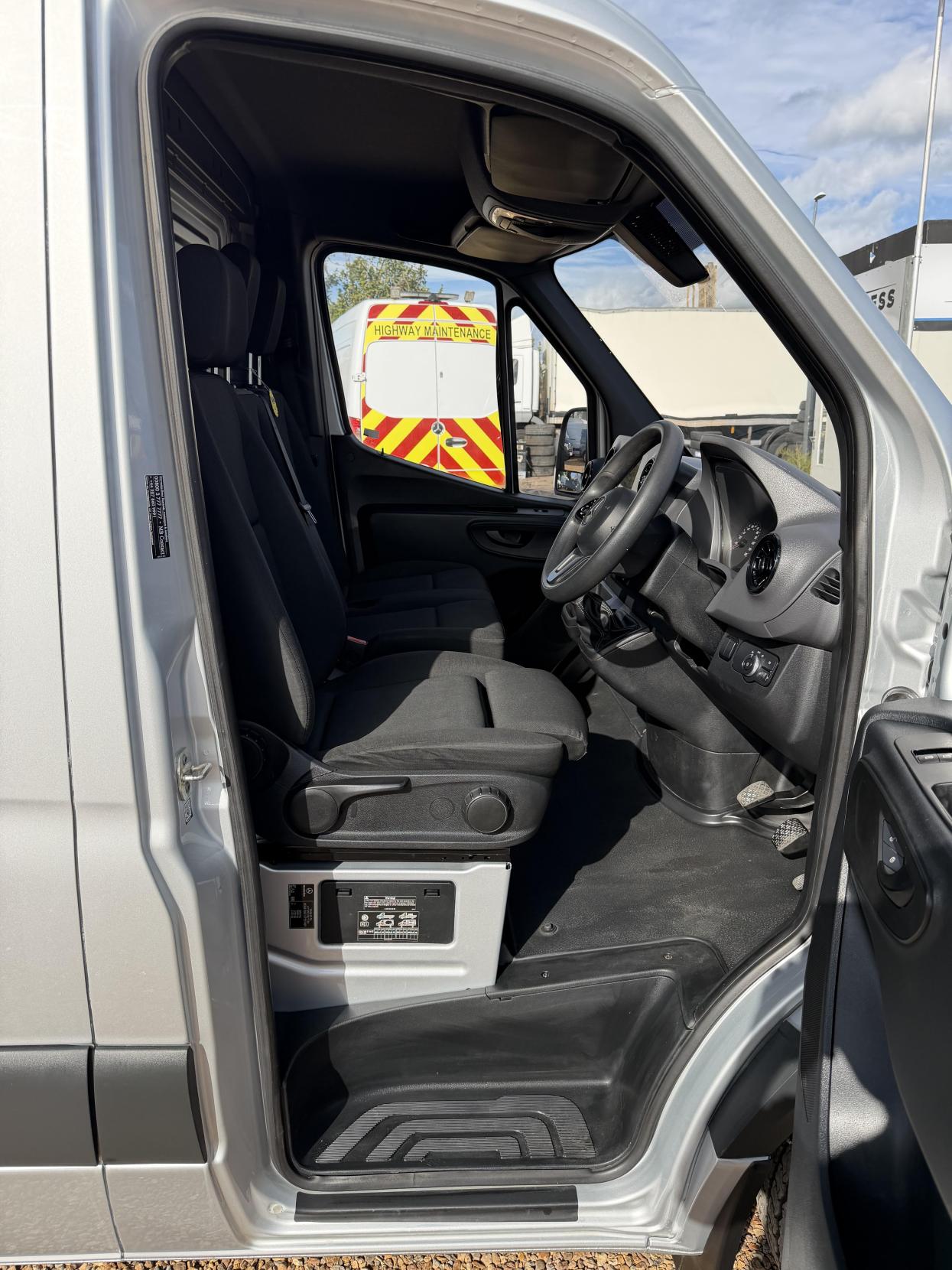 2020 Mercedes-Benz Sprinter 2.1 314 CDI Premium Panel Van 5dr Diesel Manual FWD L1 H1 Euro 6 (s/s) (143 ps) - Thumbnail 12