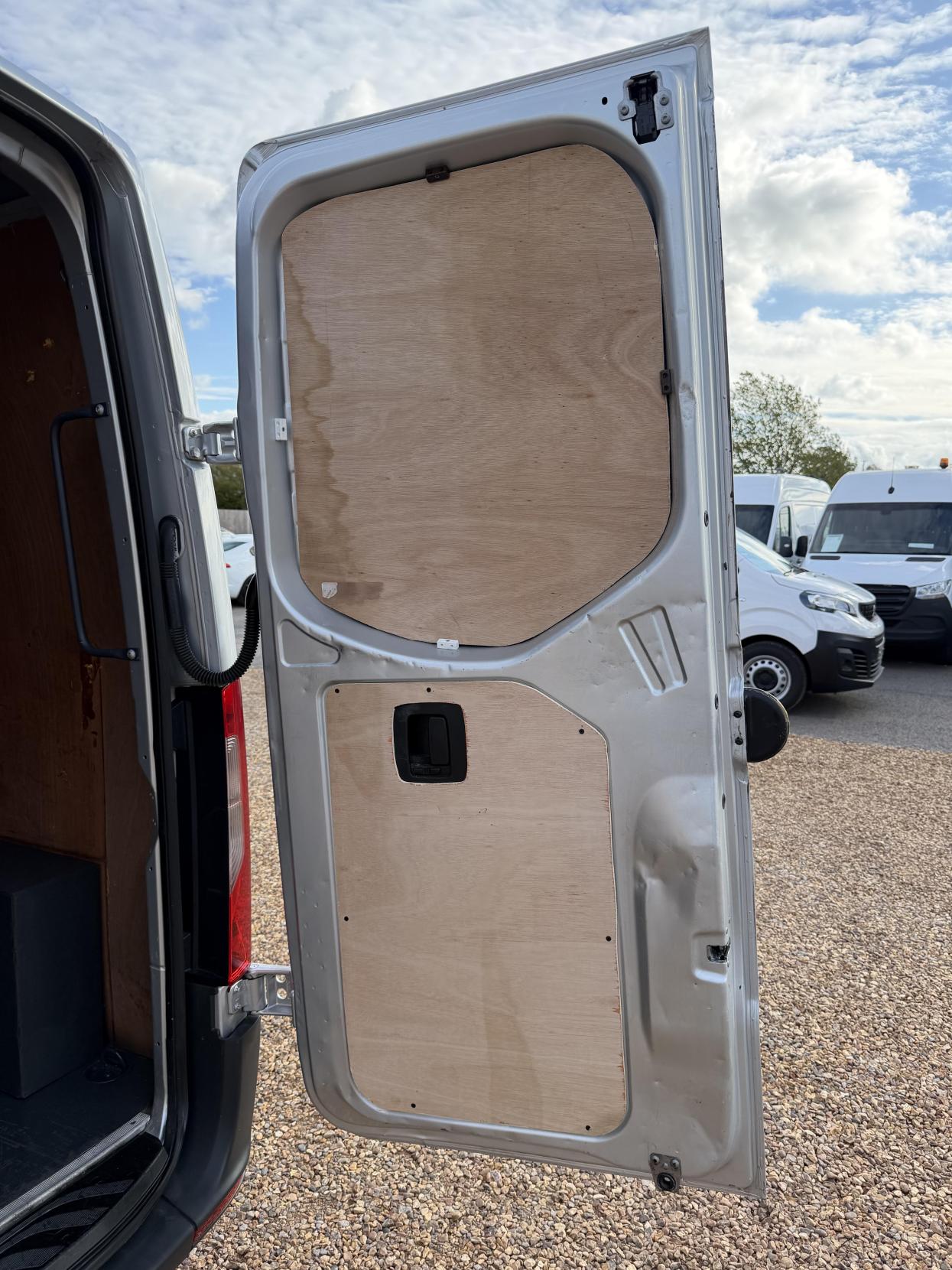 2020 Mercedes-Benz Sprinter 2.1 314 CDI Premium Panel Van 5dr Diesel Manual FWD L1 H1 Euro 6 (s/s) (143 ps) - Thumbnail 37