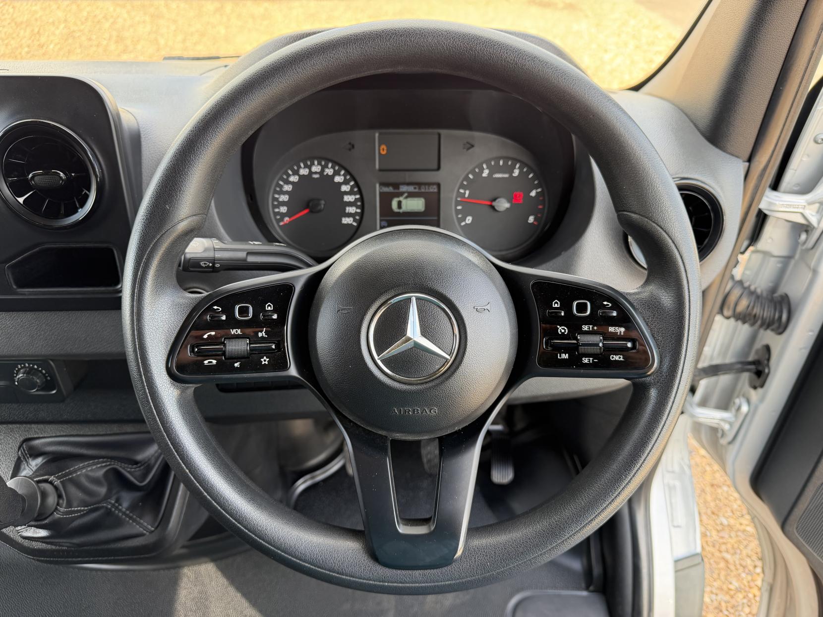 2020 Mercedes-Benz Sprinter 2.1 314 CDI Premium Panel Van 5dr Diesel Manual FWD L1 H1 Euro 6 (s/s) (143 ps) - Thumbnail 13