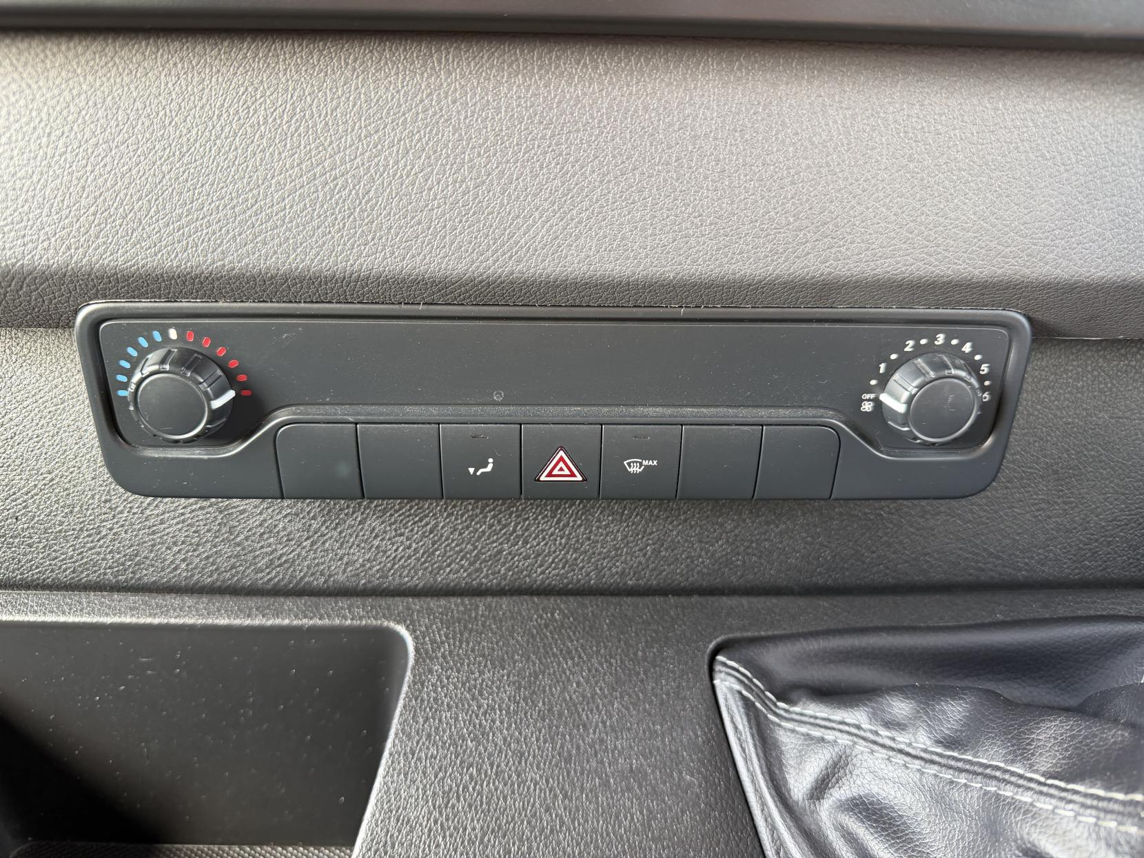 2020 Mercedes-Benz Sprinter 2.1 314 CDI Premium Panel Van 5dr Diesel Manual FWD L1 H1 Euro 6 (s/s) (143 ps) - Thumbnail 24