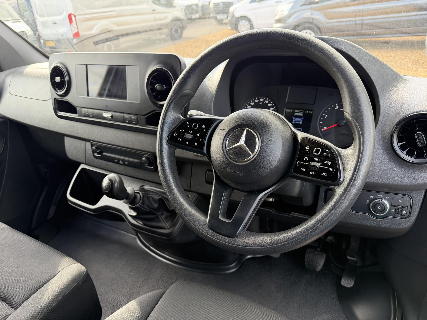 2020 Mercedes-Benz Sprinter 2.1 314 CDI Premium Panel Van 5dr Diesel Manual FWD L1 H1 Euro 6 (s/s) (143 ps) - Thumbnail 2