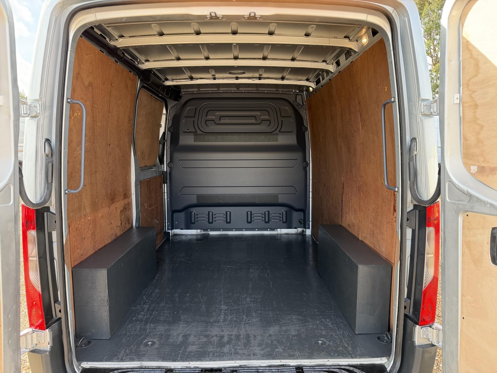2020 Mercedes-Benz Sprinter 2.1 314 CDI Premium Panel Van 5dr Diesel Manual FWD L1 H1 Euro 6 (s/s) (143 ps) - Thumbnail 3