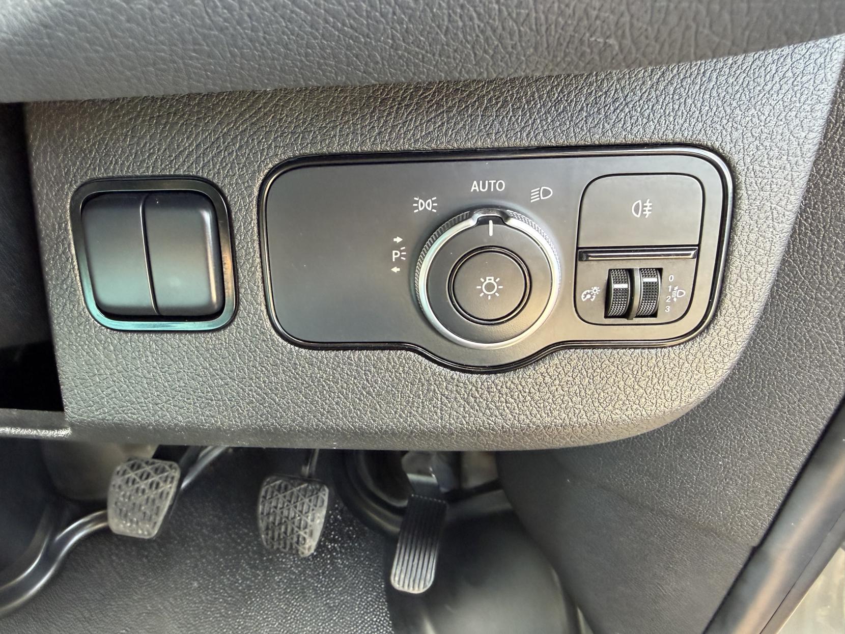 2020 Mercedes-Benz Sprinter 2.1 314 CDI Premium Panel Van 5dr Diesel Manual FWD L1 H1 Euro 6 (s/s) (143 ps) - Thumbnail 14