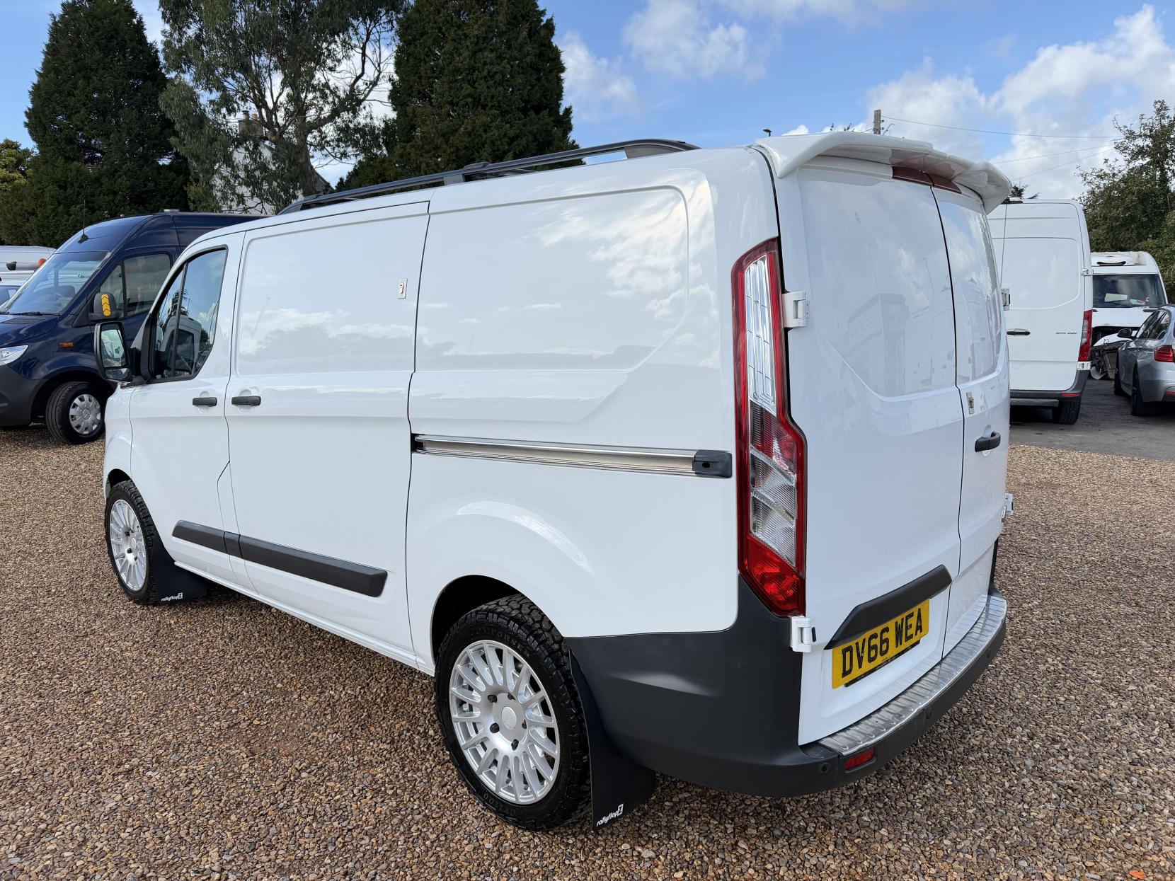 2016 Ford Transit Custom 2.2 TDCi 290 Trend Panel Van 5dr Diesel Manual L1 H1 (186 g/km, 123 bhp) - Thumbnail 6