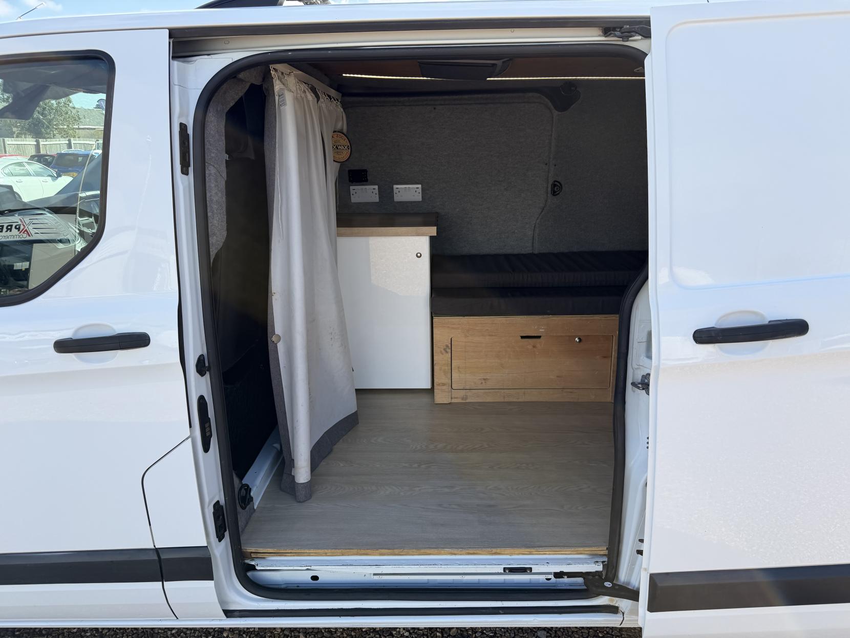 2016 Ford Transit Custom 2.2 TDCi 290 Trend Panel Van 5dr Diesel Manual L1 H1 (186 g/km, 123 bhp) - Thumbnail 27