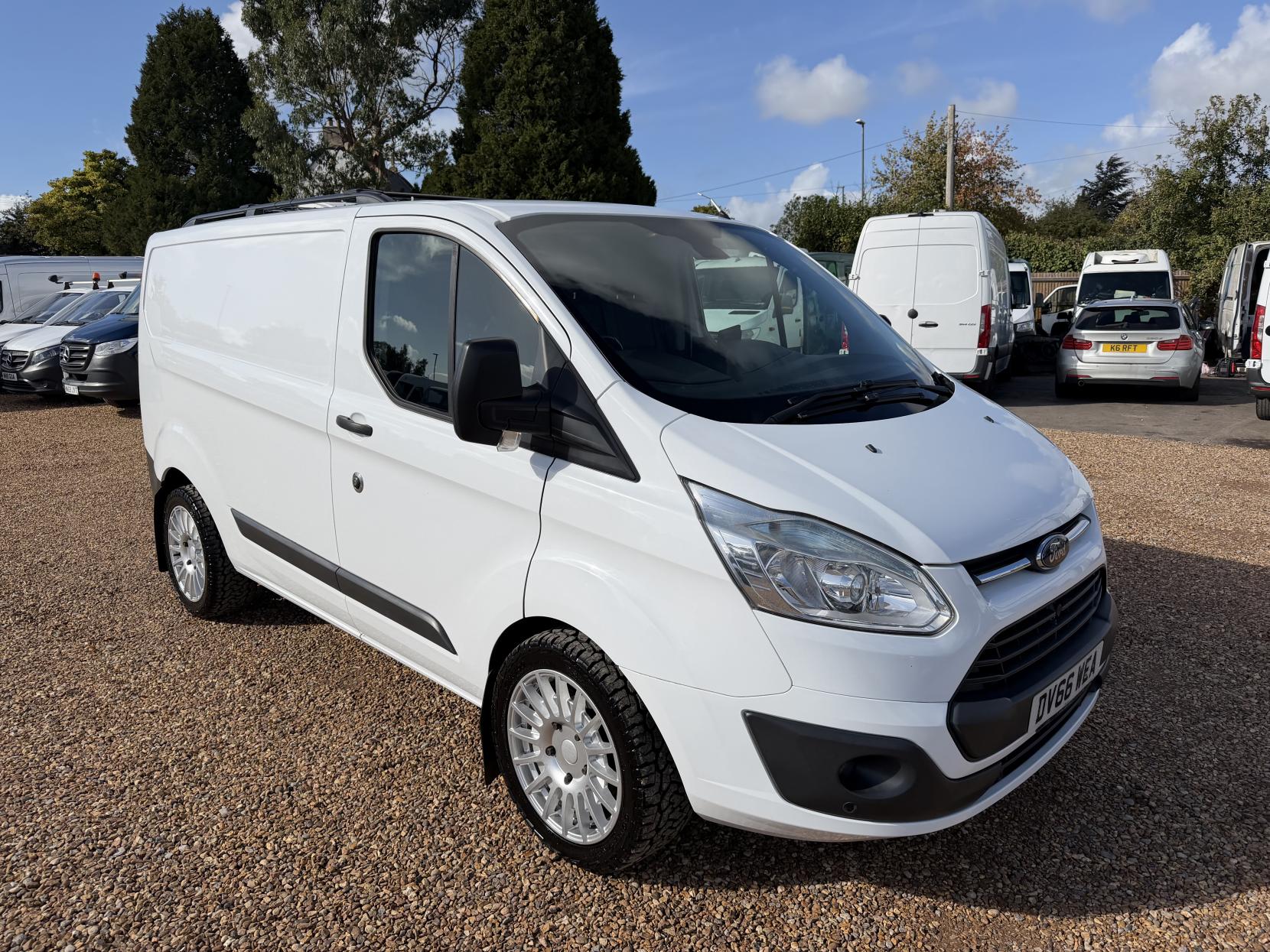 2016 Ford Transit Custom 2.2 TDCi 290 Trend Panel Van 5dr Diesel Manual L1 H1 (186 g/km, 123 bhp) - Thumbnail 8