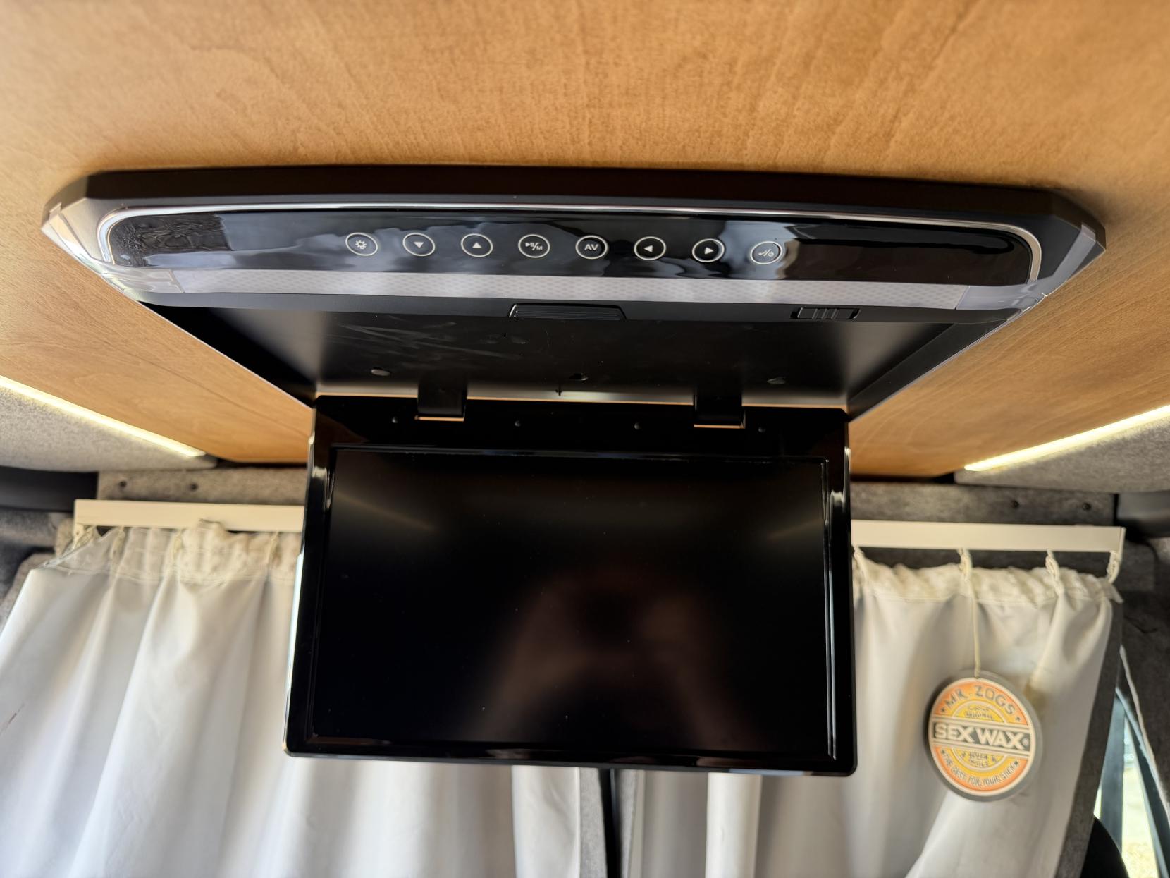 2016 Ford Transit Custom 2.2 TDCi 290 Trend Panel Van 5dr Diesel Manual L1 H1 (186 g/km, 123 bhp) - Thumbnail 38