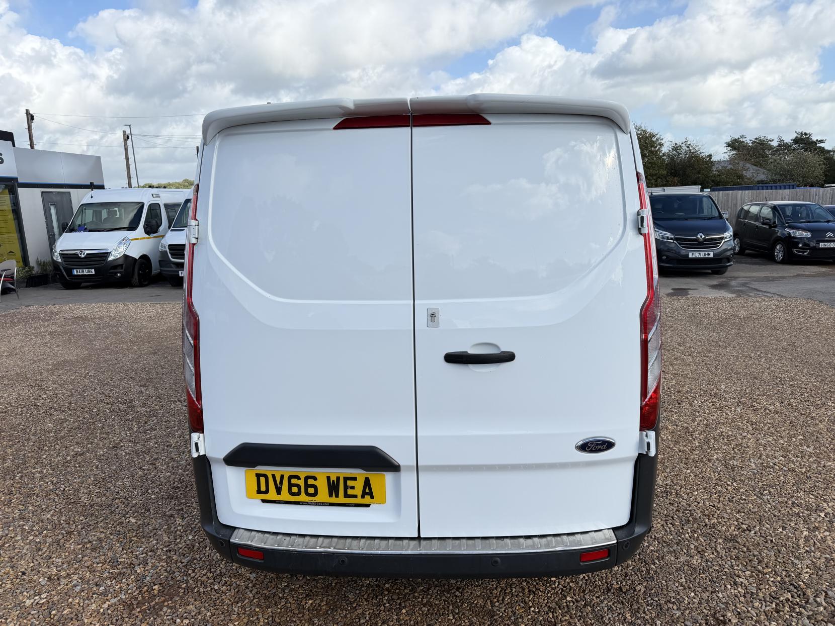 2016 Ford Transit Custom 2.2 TDCi 290 Trend Panel Van 5dr Diesel Manual L1 H1 (186 g/km, 123 bhp) - Thumbnail 10