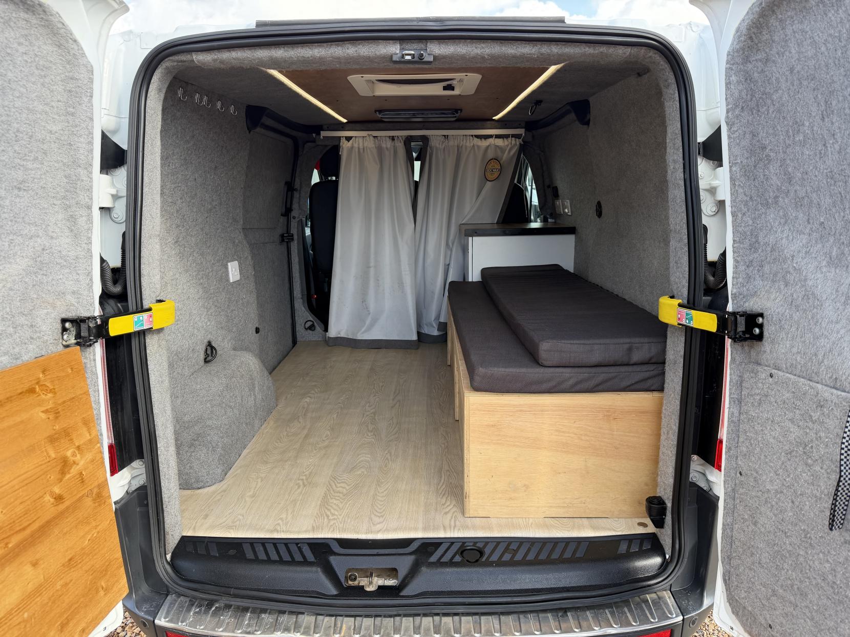 2016 Ford Transit Custom 2.2 TDCi 290 Trend Panel Van 5dr Diesel Manual L1 H1 (186 g/km, 123 bhp) - Thumbnail 12