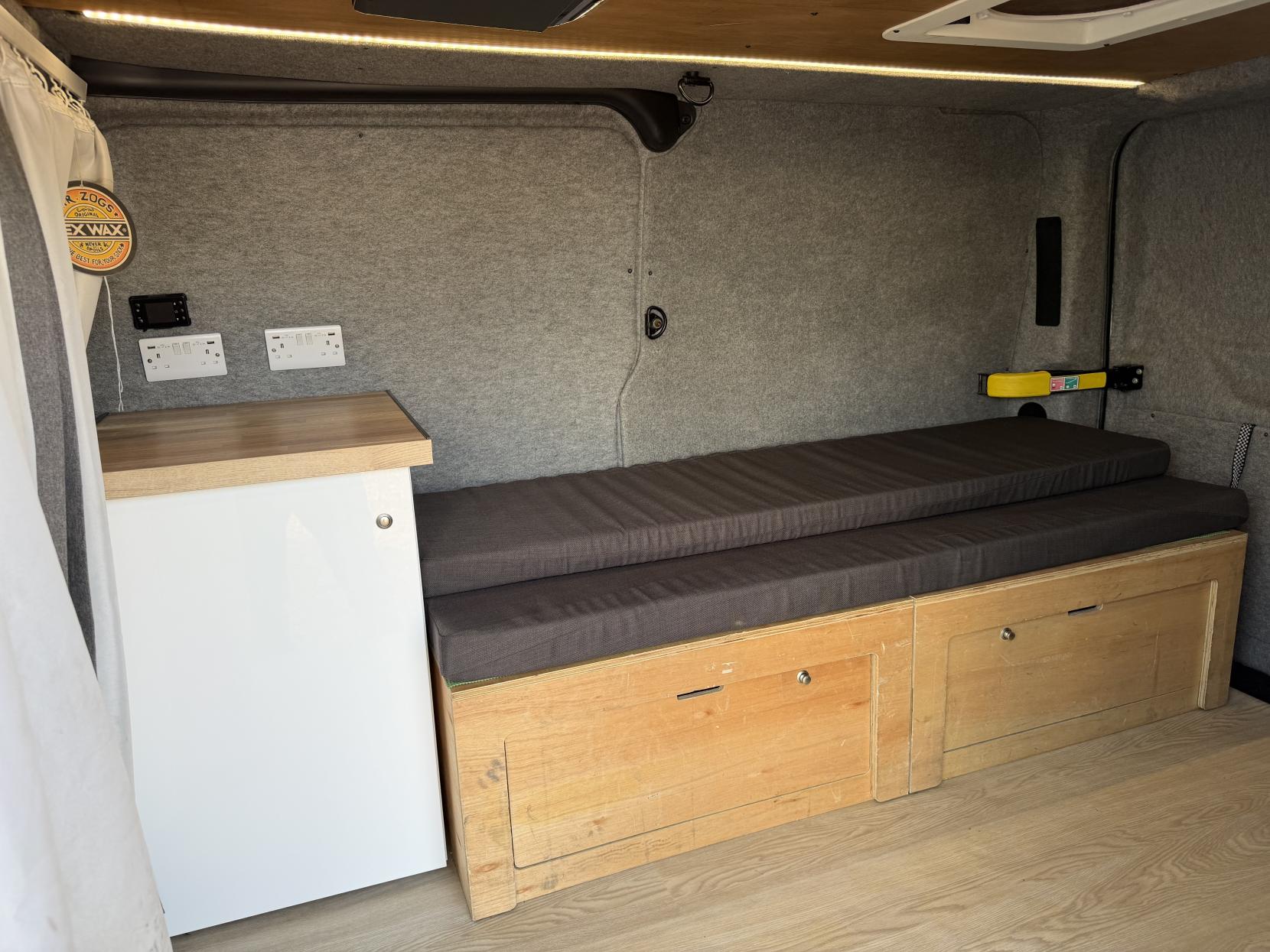2016 Ford Transit Custom 2.2 TDCi 290 Trend Panel Van 5dr Diesel Manual L1 H1 (186 g/km, 123 bhp) - Thumbnail 33
