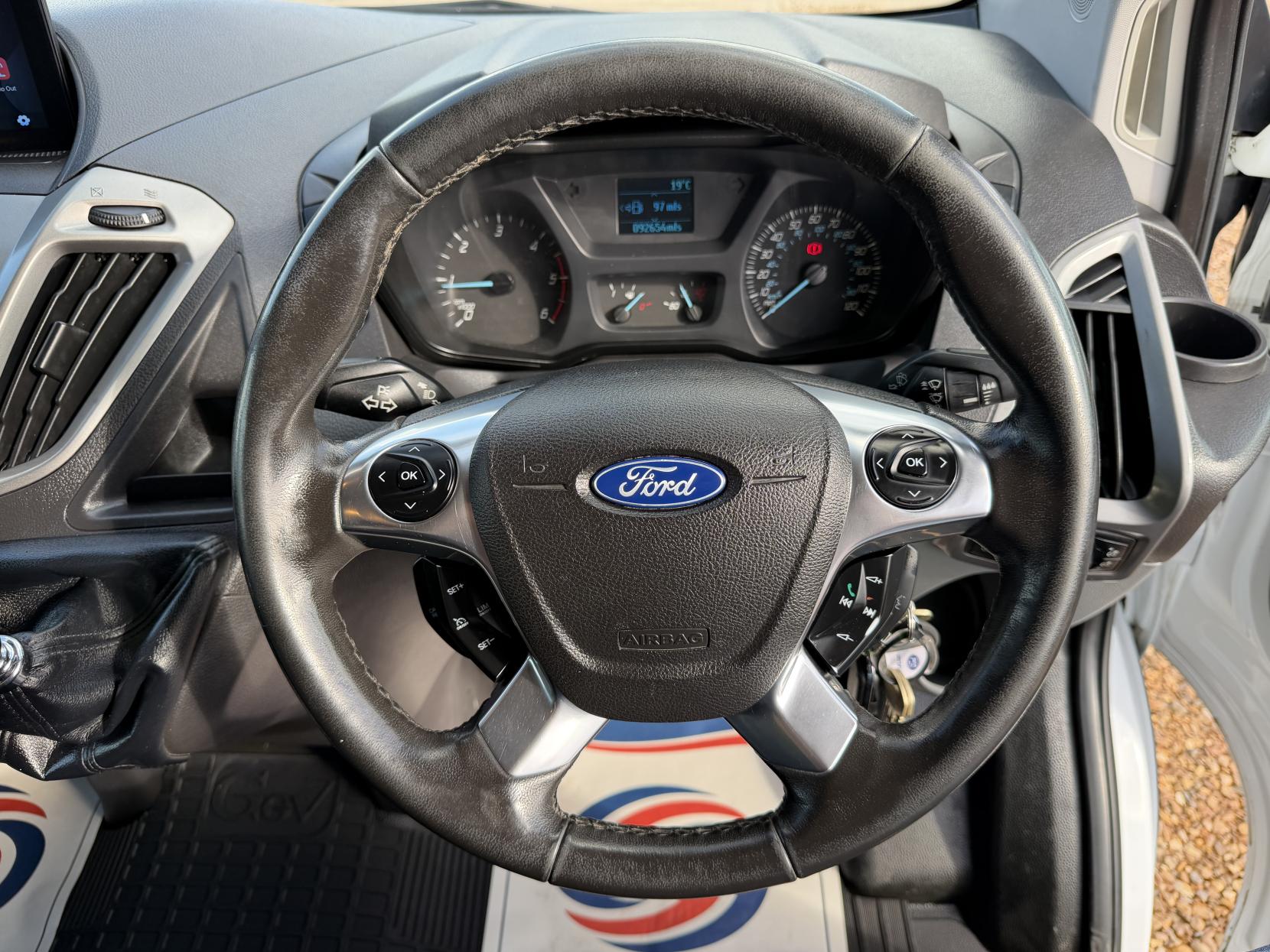 2016 Ford Transit Custom 2.2 TDCi 290 Trend Panel Van 5dr Diesel Manual L1 H1 (186 g/km, 123 bhp) - Thumbnail 25