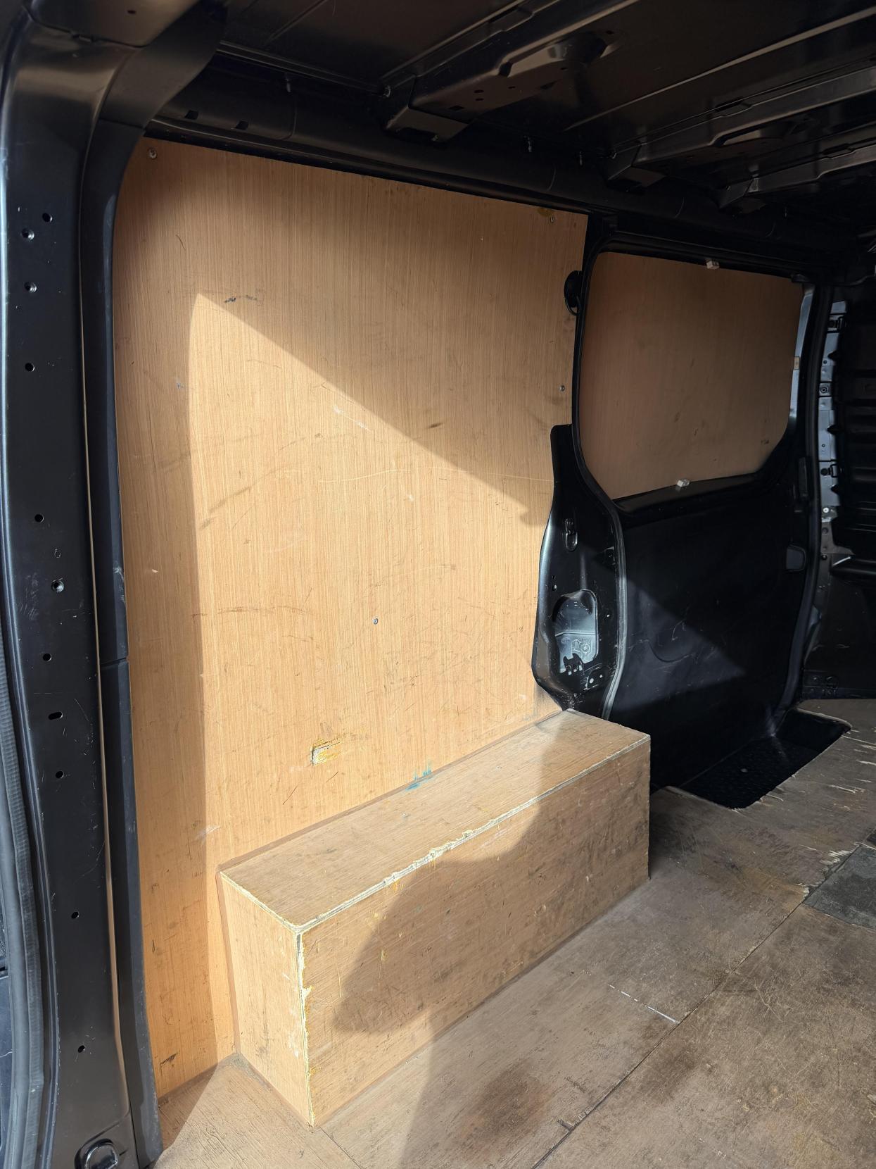 2021 Renault Trafic 2.0 dCi ENERGY 28 Sport Panel Van 5dr Diesel Manual SWB Standard Roof Euro 6 (s/s) (120 ps) - Thumbnail 41