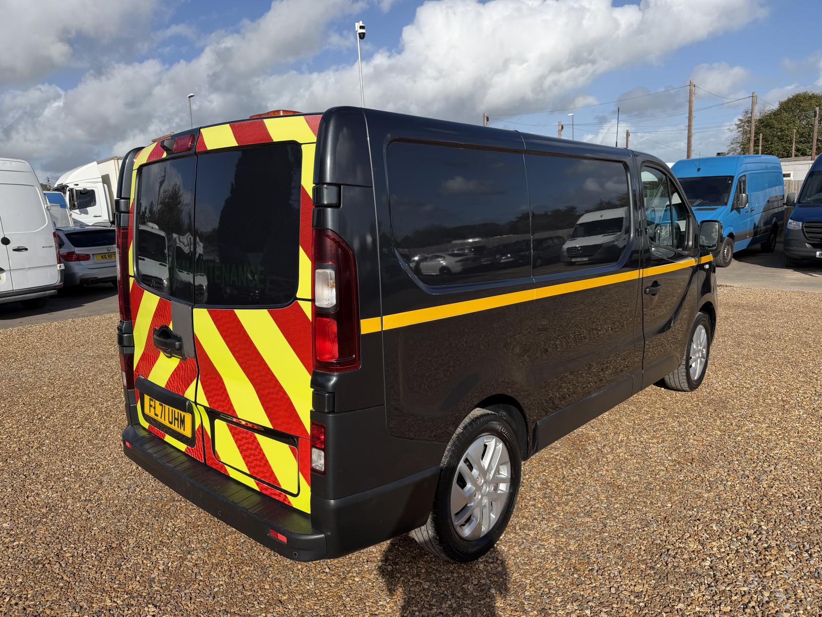 2021 Renault Trafic 2.0 dCi ENERGY 28 Sport Panel Van 5dr Diesel Manual SWB Standard Roof Euro 6 (s/s) (120 ps) - Thumbnail 11