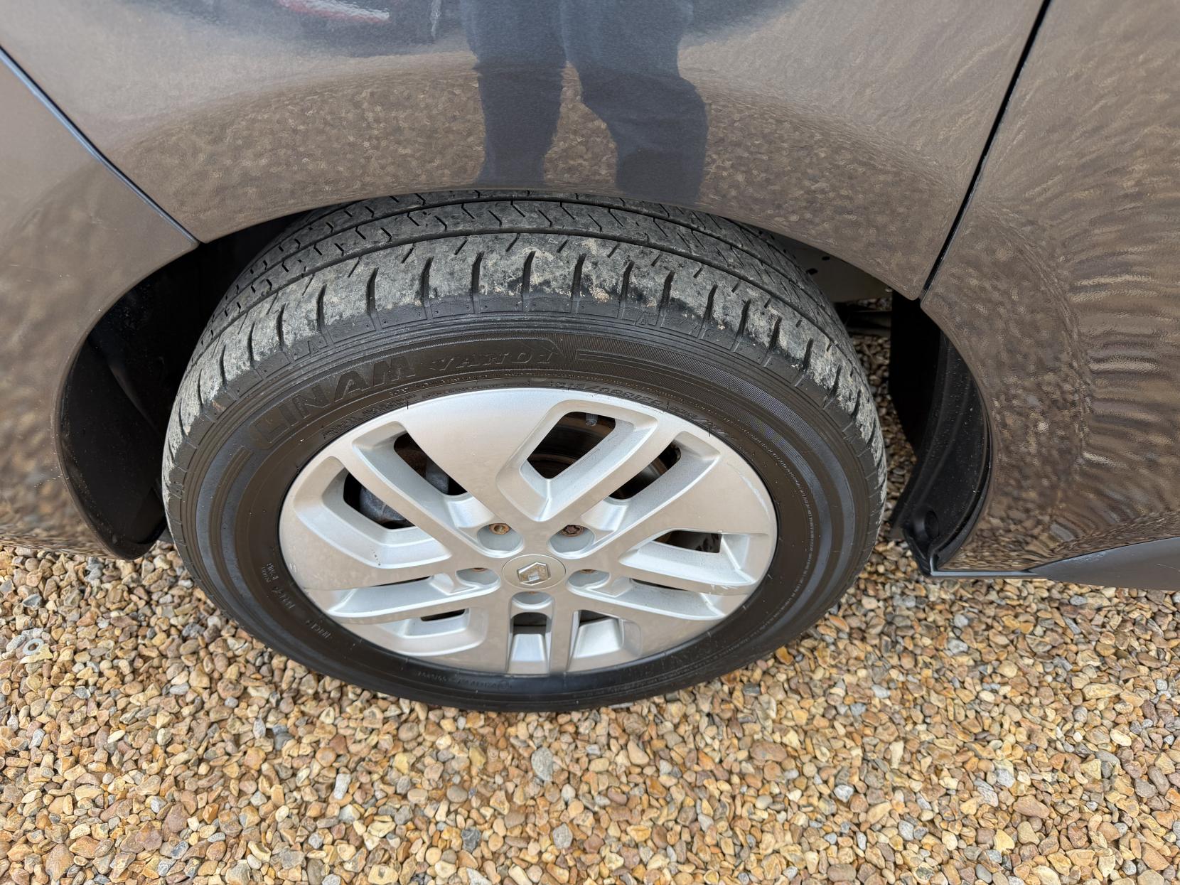 2021 Renault Trafic 2.0 dCi ENERGY 28 Sport Panel Van 5dr Diesel Manual SWB Standard Roof Euro 6 (s/s) (120 ps) - Thumbnail 49