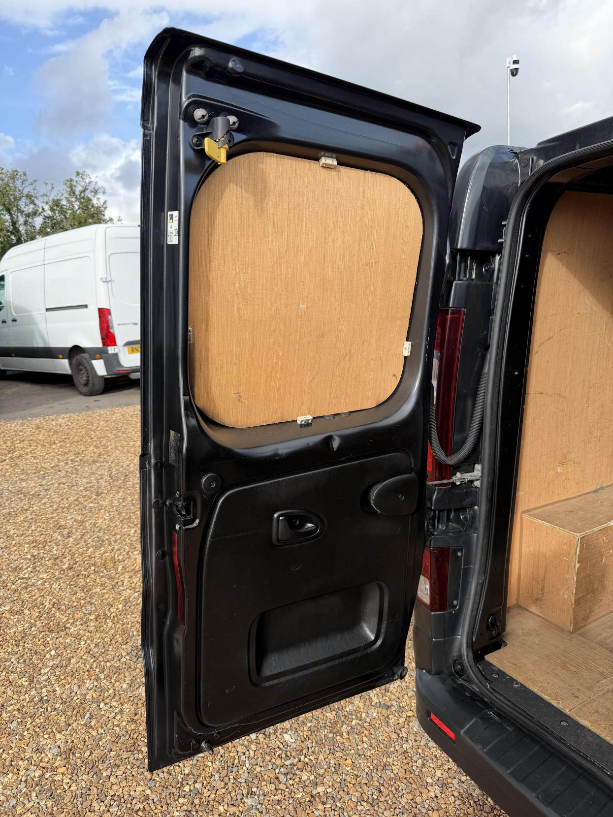 2021 Renault Trafic 2.0 dCi ENERGY 28 Sport Panel Van 5dr Diesel Manual SWB Standard Roof Euro 6 (s/s) (120 ps) - Thumbnail 42