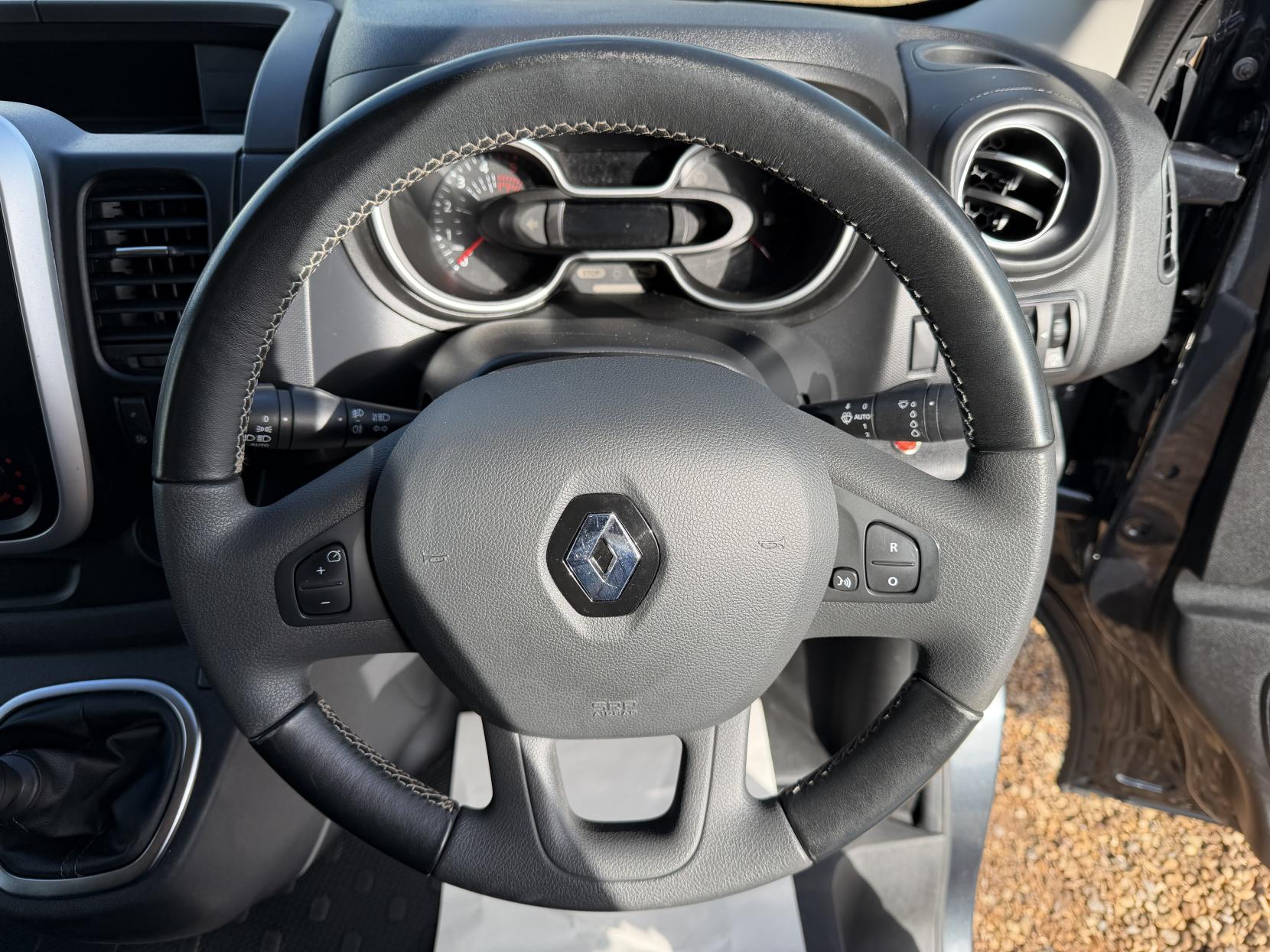 2021 Renault Trafic 2.0 dCi ENERGY 28 Sport Panel Van 5dr Diesel Manual SWB Standard Roof Euro 6 (s/s) (120 ps) - Thumbnail 16