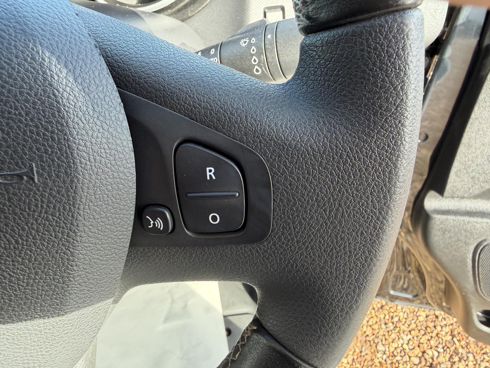 2021 Renault Trafic 2.0 dCi ENERGY 28 Sport Panel Van 5dr Diesel Manual SWB Standard Roof Euro 6 (s/s) (120 ps) - Thumbnail 19