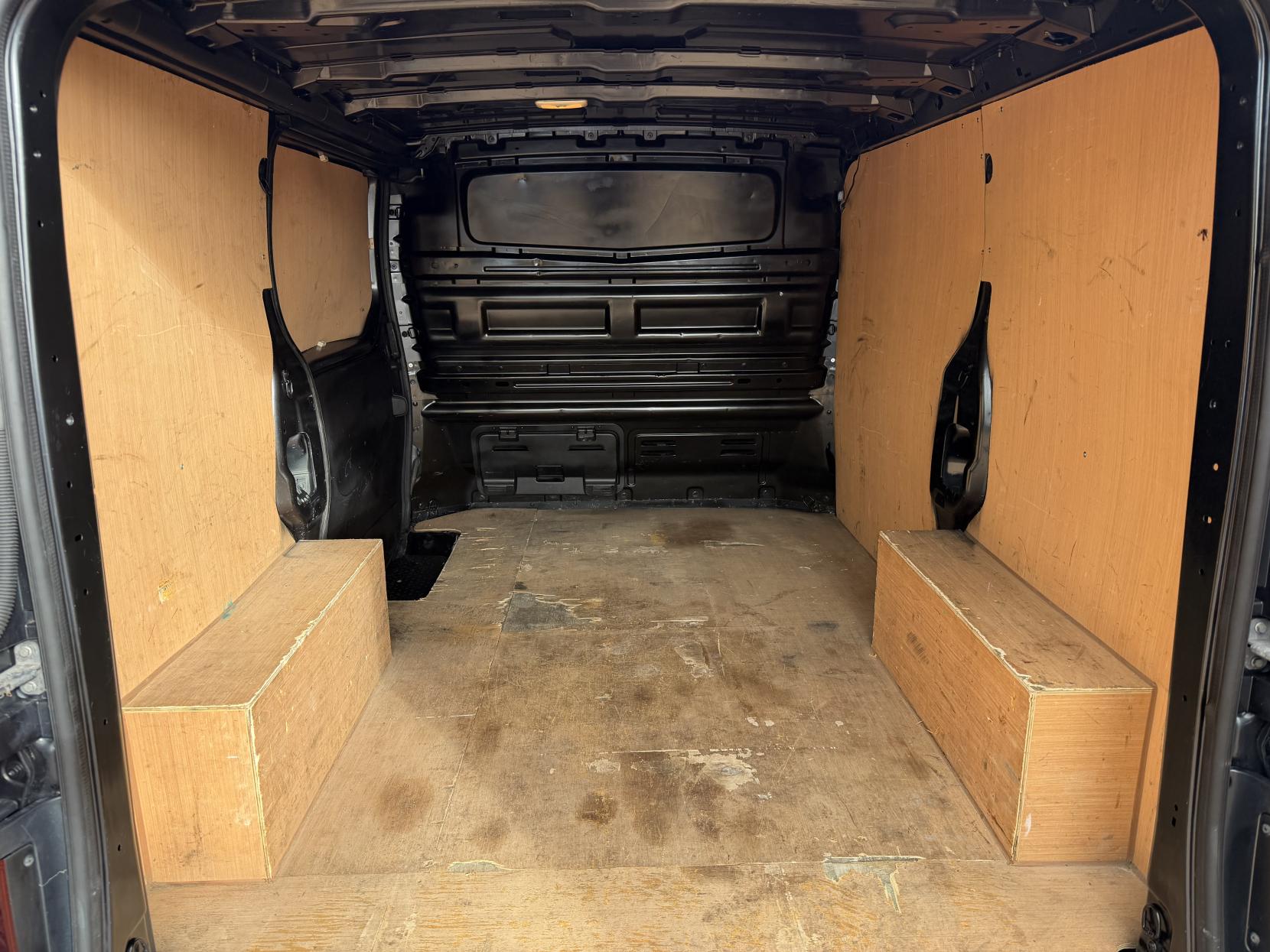 2021 Renault Trafic 2.0 dCi ENERGY 28 Sport Panel Van 5dr Diesel Manual SWB Standard Roof Euro 6 (s/s) (120 ps) - Thumbnail 39