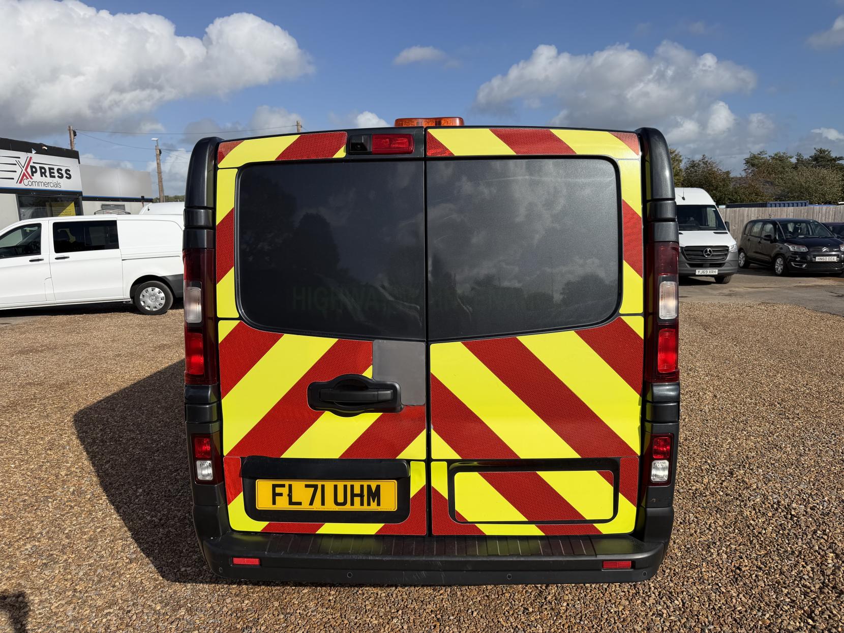 2021 Renault Trafic 2.0 dCi ENERGY 28 Sport Panel Van 5dr Diesel Manual SWB Standard Roof Euro 6 (s/s) (120 ps) - Thumbnail 10