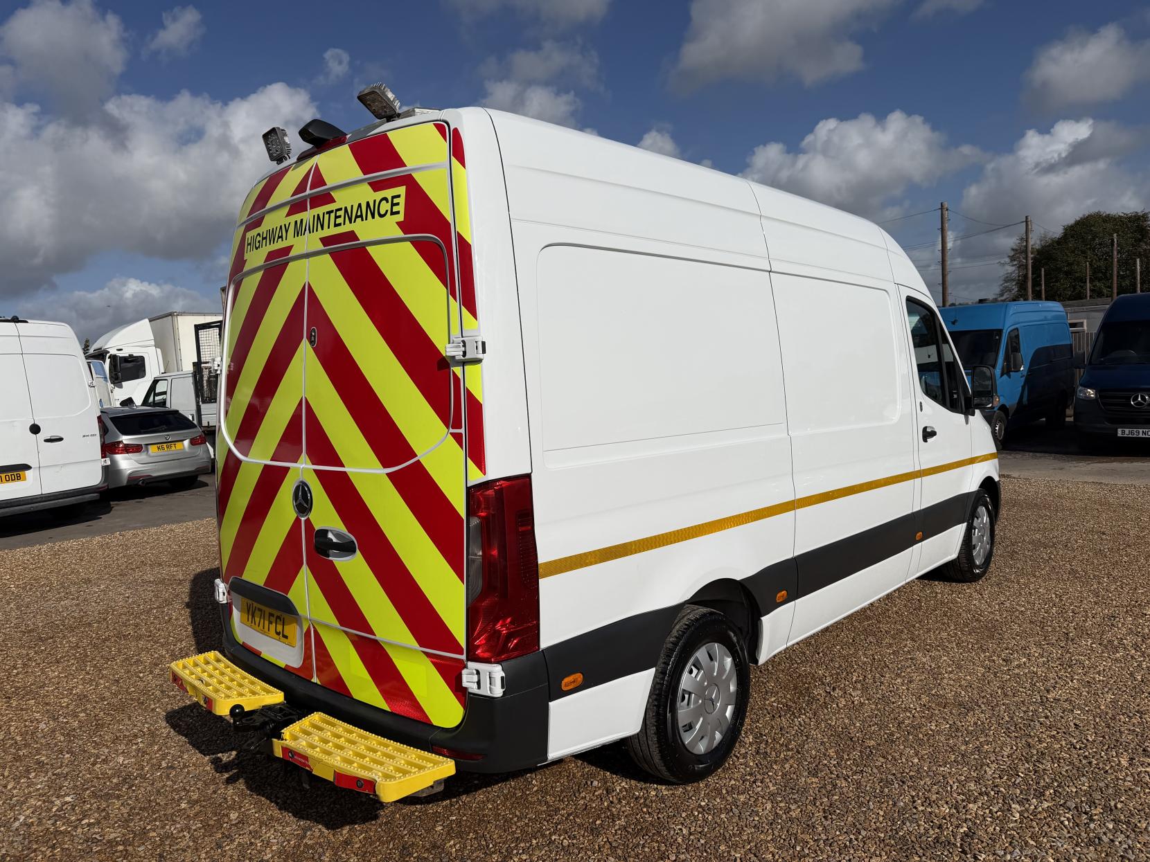 2021 Mercedes-Benz Sprinter 2.1 316 CDI Progressive Panel Van 5dr Diesel Manual RWD L2 H2 Euro 6 (s/s) (163 ps) - Thumbnail 11