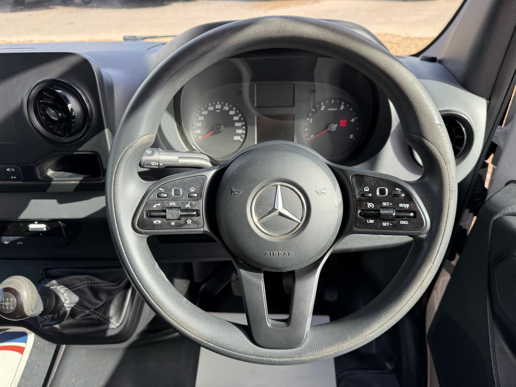 2021 Mercedes-Benz Sprinter 2.1 316 CDI Progressive Panel Van 5dr Diesel Manual RWD L2 H2 Euro 6 (s/s) (163 ps) - Thumbnail 16