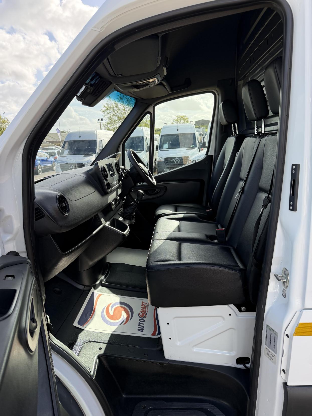 2021 Mercedes-Benz Sprinter 2.1 316 CDI Progressive Panel Van 5dr Diesel Manual RWD L2 H2 Euro 6 (s/s) (163 ps) - Thumbnail 32